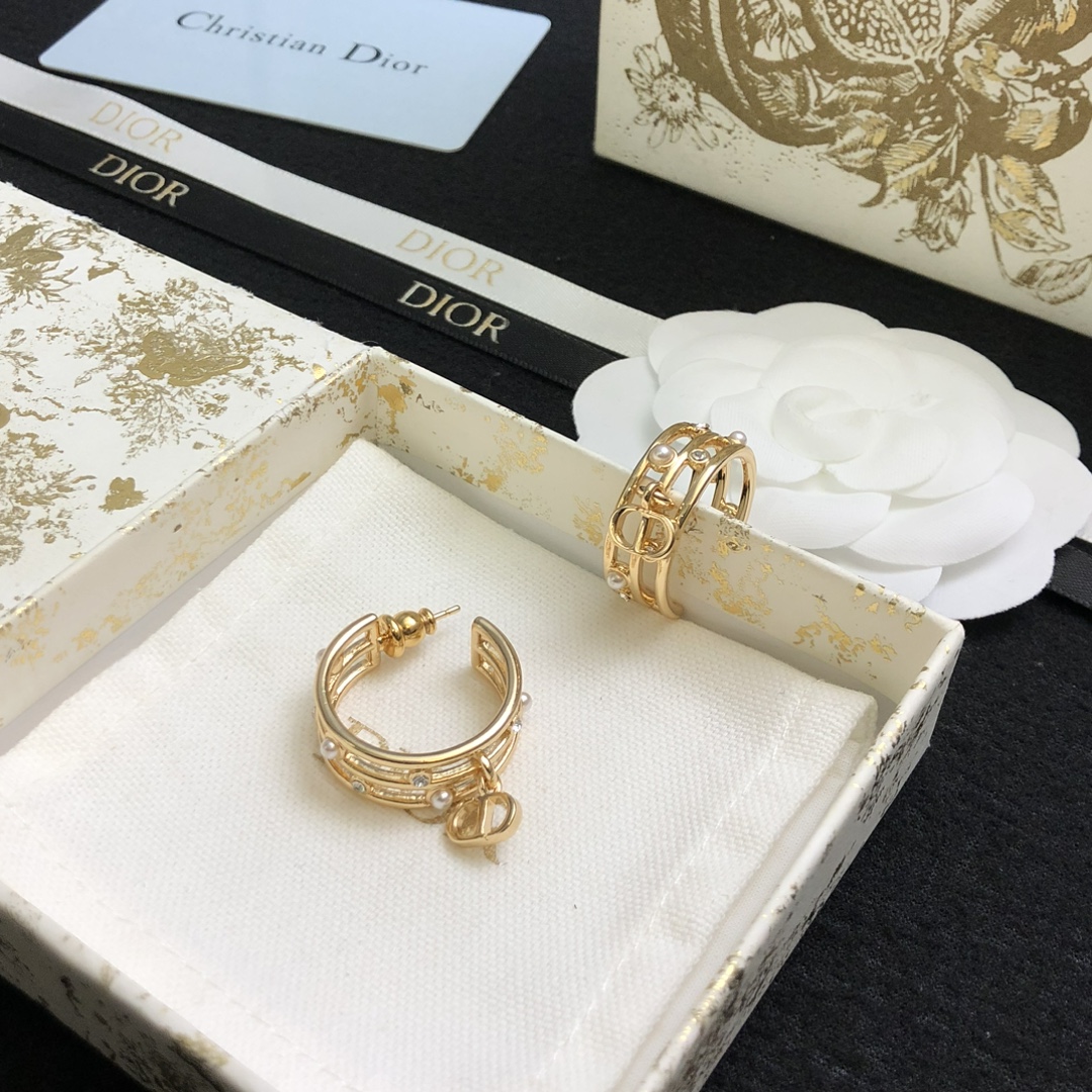 A貨Dior CD圓環耳環 金色珍珠水鑽吊墜精品耳飾| 12 A貨Dior CD圓環耳環 金色珍珠水鑽吊墜精品耳飾
