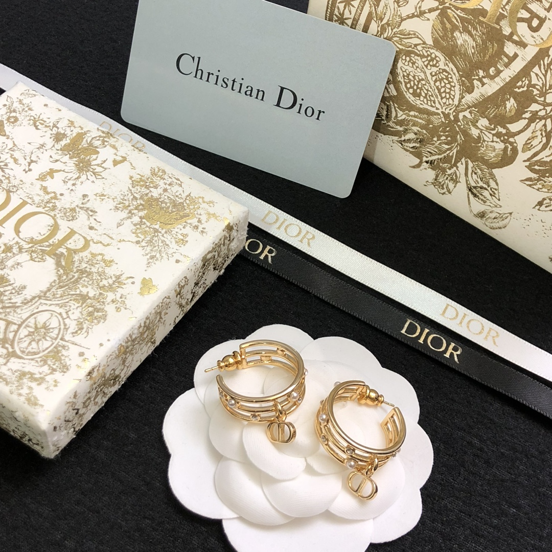 A貨Dior CD圓環耳環 金色珍珠水鑽吊墜精品耳飾| 9 A貨Dior CD圓環耳環 金色珍珠水鑽吊墜精品耳飾