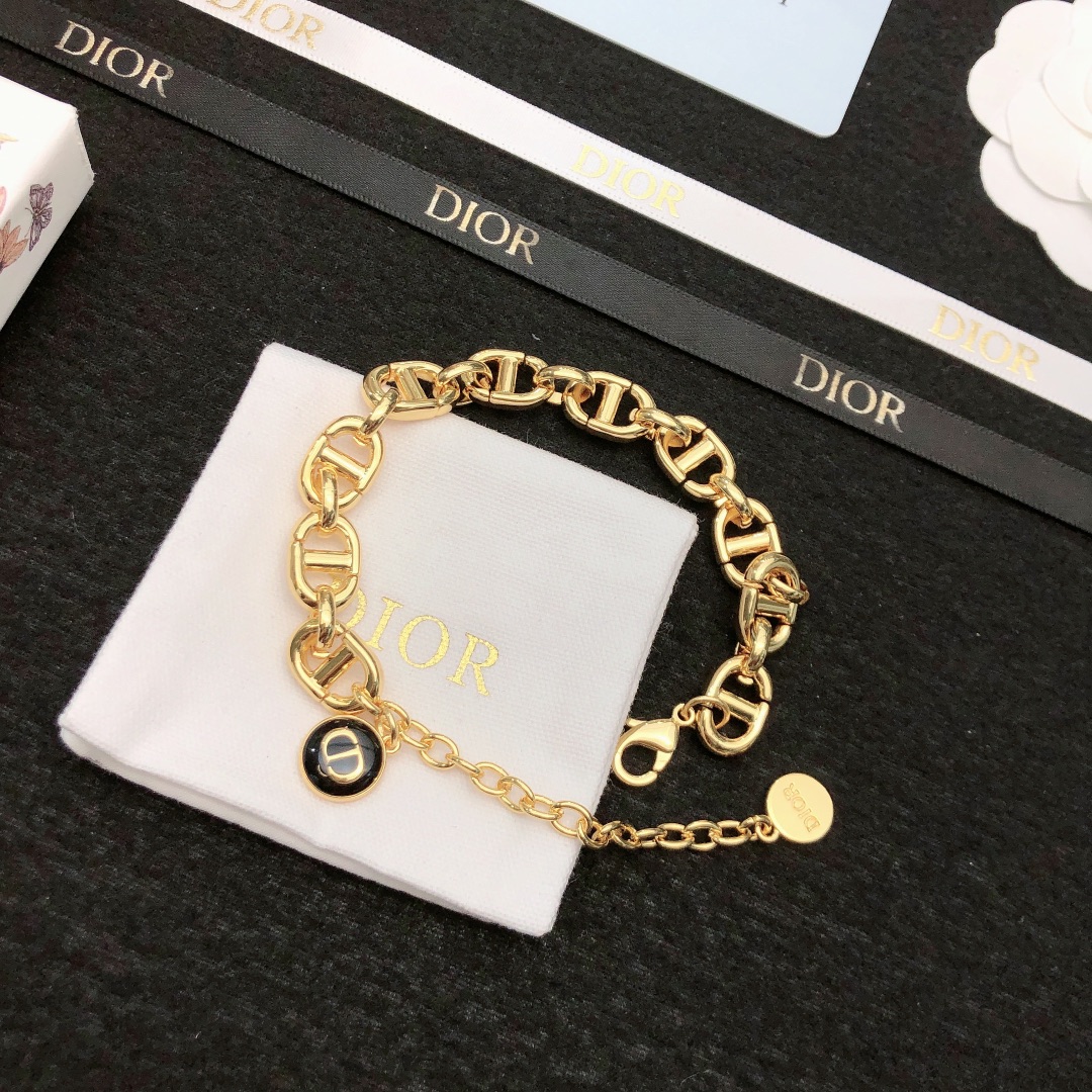 A貨Dior CD手鍊 金色粗鏈黑色圓牌吊墜復古手鏈| 10 A貨Dior CD手鍊 金色粗鏈黑色圓牌吊墜復古手鏈