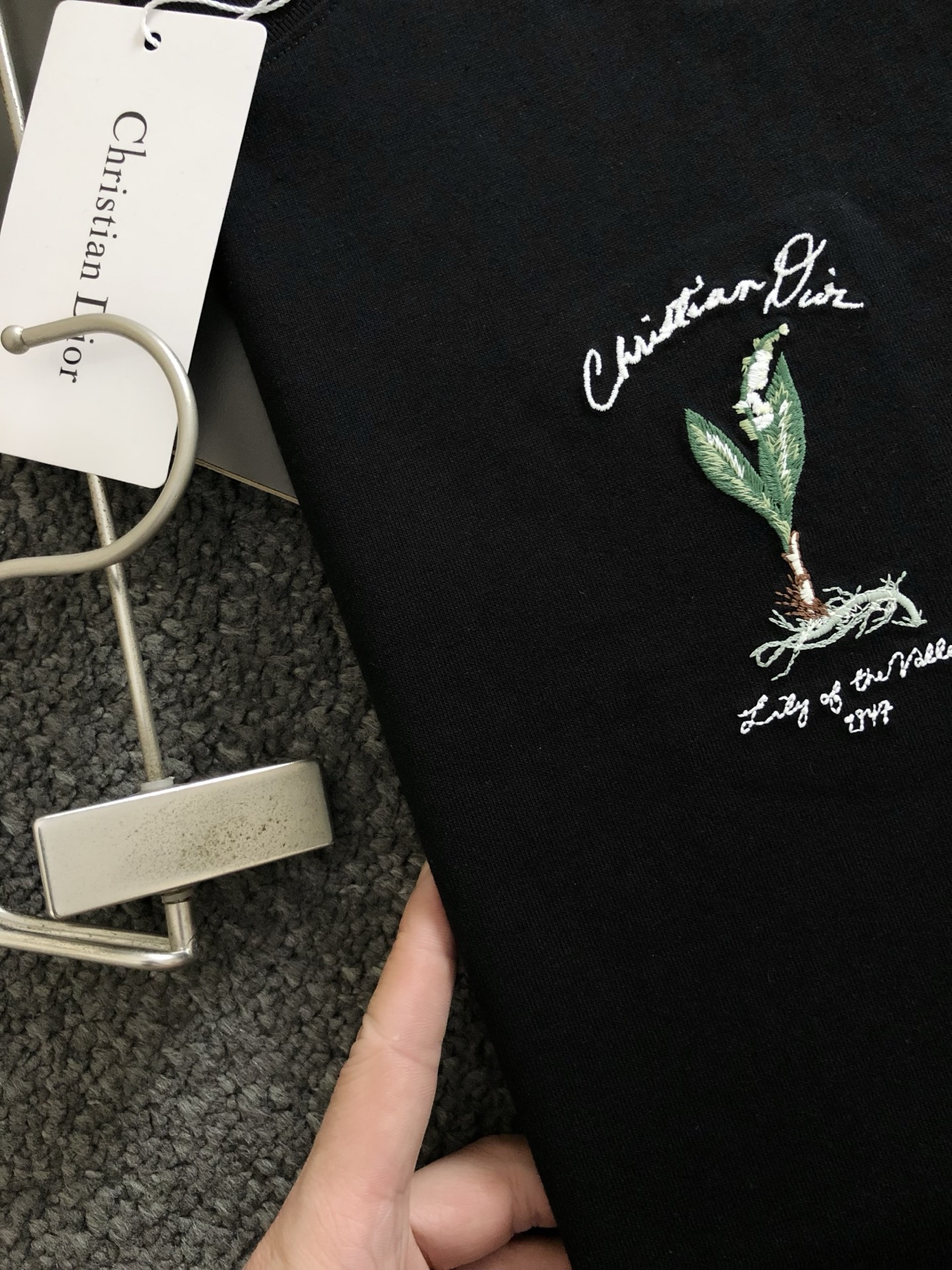 原單Dior迪奧小花刺繡短袖T恤 男女同款黑白色休閒上衣| 13 原單Dior迪奧小花刺繡短袖T恤 男女同款黑白色休閒上衣