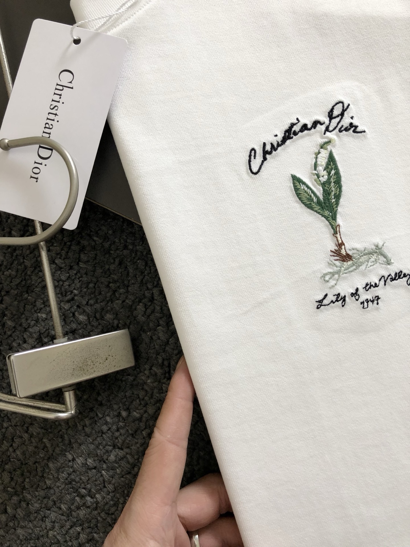 高仿Dior迪奧小花刺繡短袖T恤 白色圓領休閒男女上衣| 13 高仿Dior迪奧小花刺繡短袖T恤 白色圓領休閒男女上衣