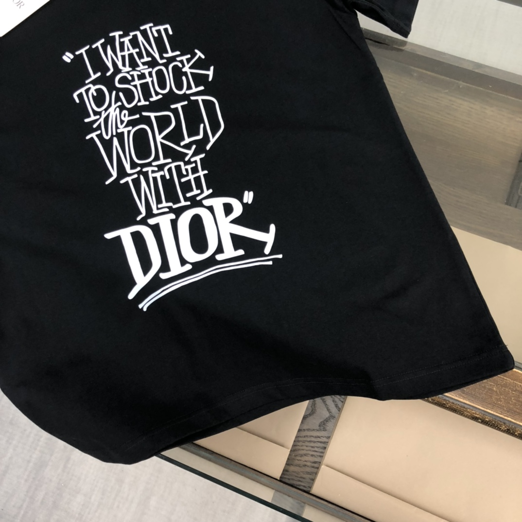 高仿Dior迪奧黑色短袖T恤 英文手寫標語印花原單男款上衣| 9 高仿Dior迪奧黑色短袖T恤 英文手寫標語印花原單男款上衣
