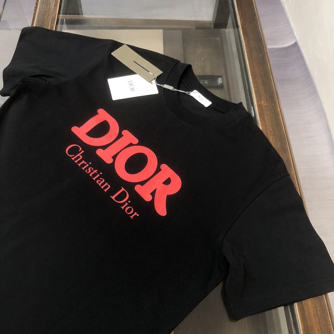 高仿Dior迪奧黑色短袖T恤 紅色Christian Dior Logo原單男裝| 13 高仿Dior迪奧黑色短袖T恤 紅色Christian Dior Logo原單男裝