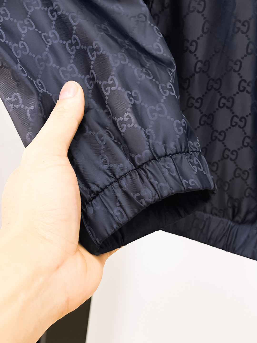 GUCCI A貨滿版LOGO防風外套 男士輕薄連帽夾克| 16 GUCCI A貨滿版LOGO防風外套 男士輕薄連帽夾克