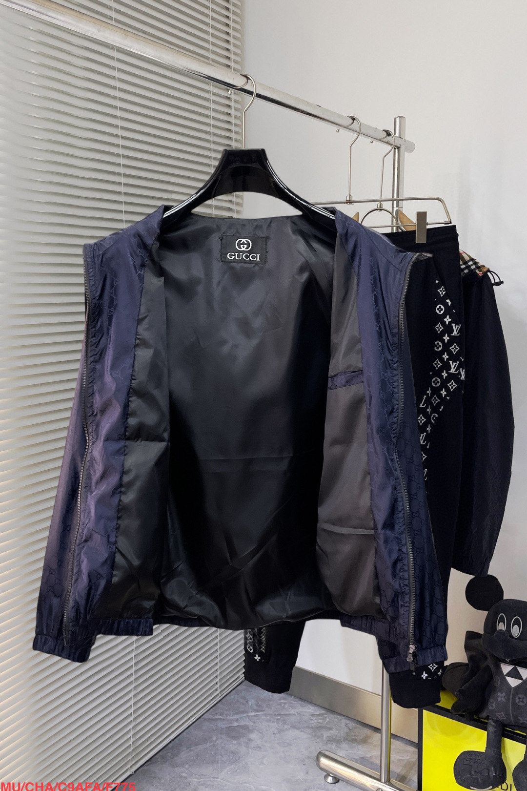 GUCCI A貨滿版LOGO防風外套 男士輕薄連帽夾克| 13 GUCCI A貨滿版LOGO防風外套 男士輕薄連帽夾克