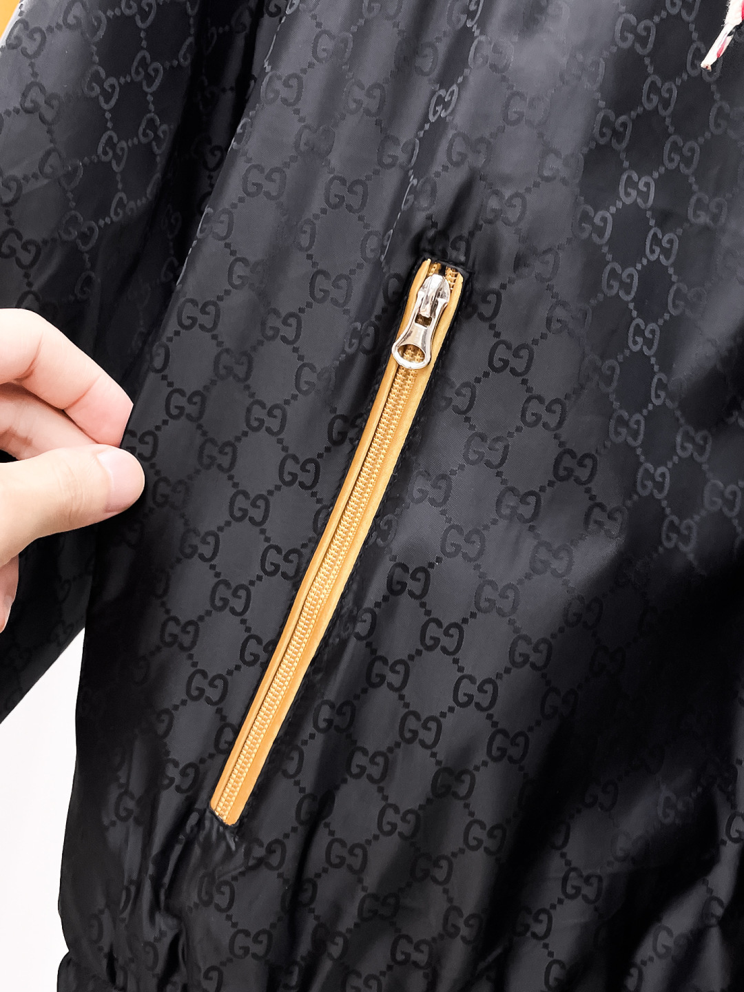 GUCCI 高仿雙G滿版連帽外套 男士拼色拉鍊防風夾克潮流款| 8 GUCCI 高仿雙G滿版連帽外套 男士拼色拉鍊防風夾克潮流款