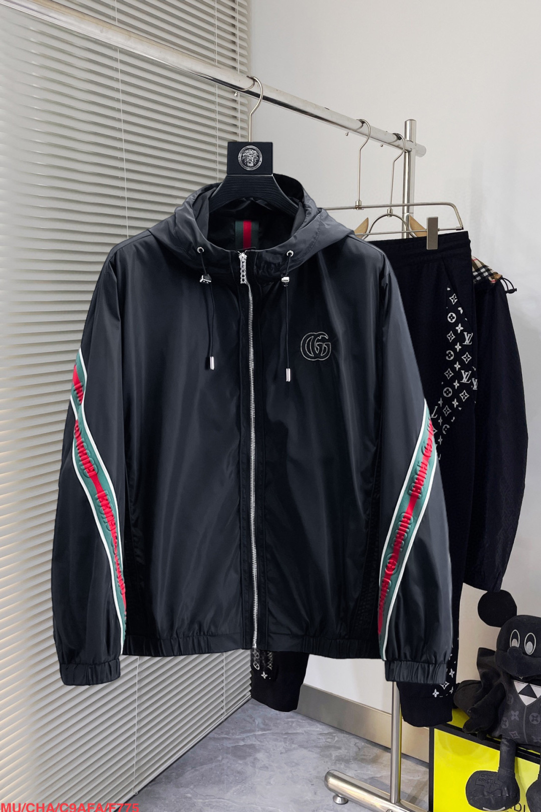 GUCCI 一比一黑色連帽外套 男士條紋織帶拉鍊夾克潮流款| 3 GUCCI 一比一黑色連帽外套 男士條紋織帶拉鍊夾克潮流款