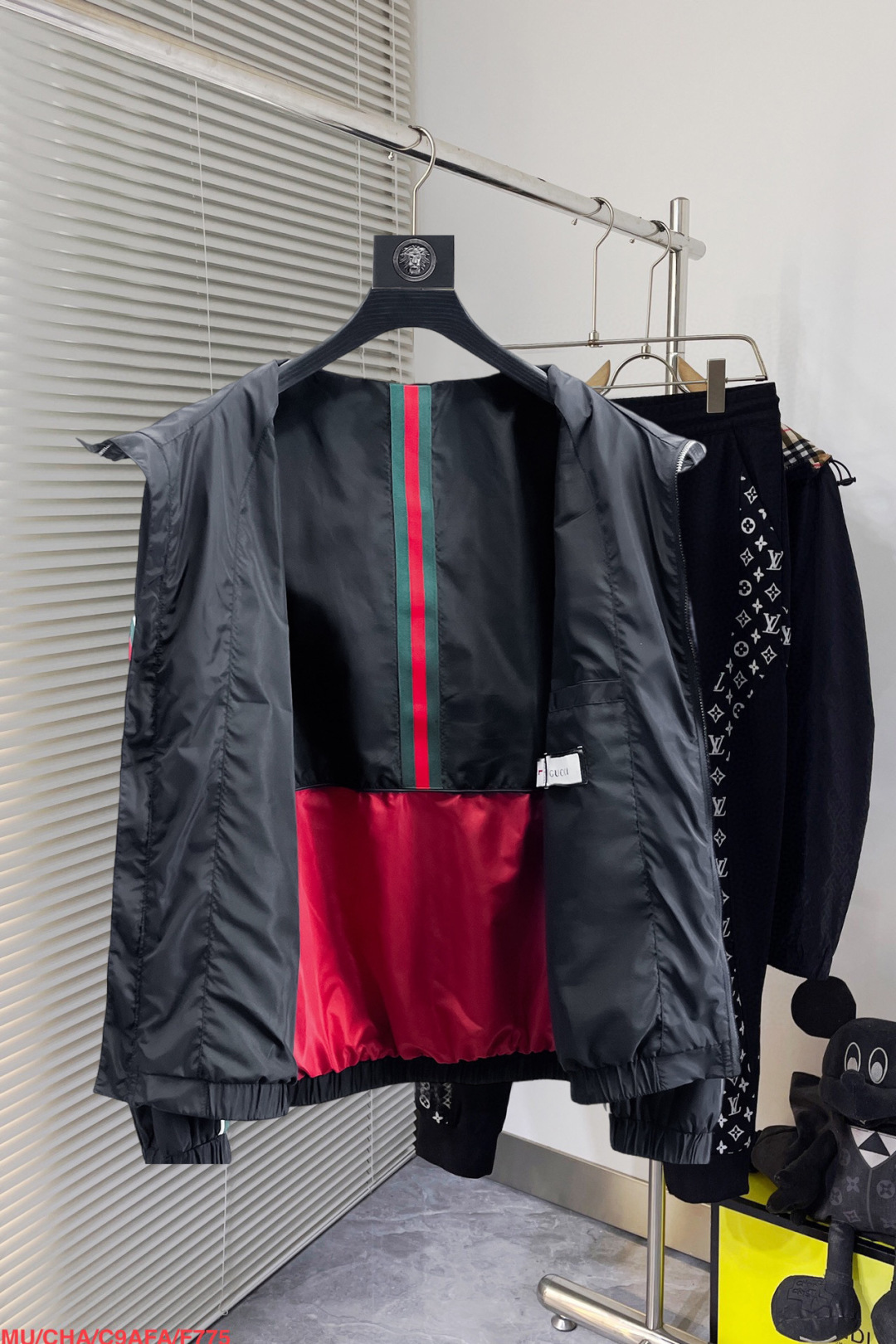 GUCCI 一比一黑色連帽外套 男士條紋織帶拉鍊夾克潮流款| 13 GUCCI 一比一黑色連帽外套 男士條紋織帶拉鍊夾克潮流款