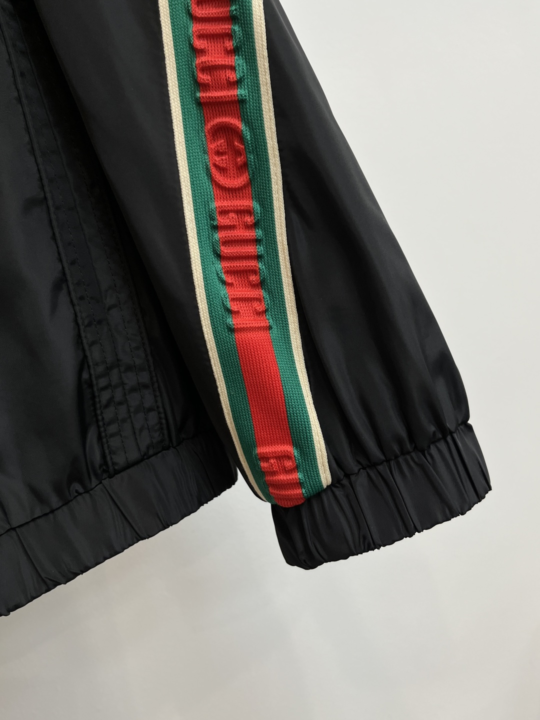 Gucci 原單連帽外套 男士黑色拉鍊防風夾克休閒外套| 7 Gucci 原單連帽外套 男士黑色拉鍊防風夾克休閒外套
