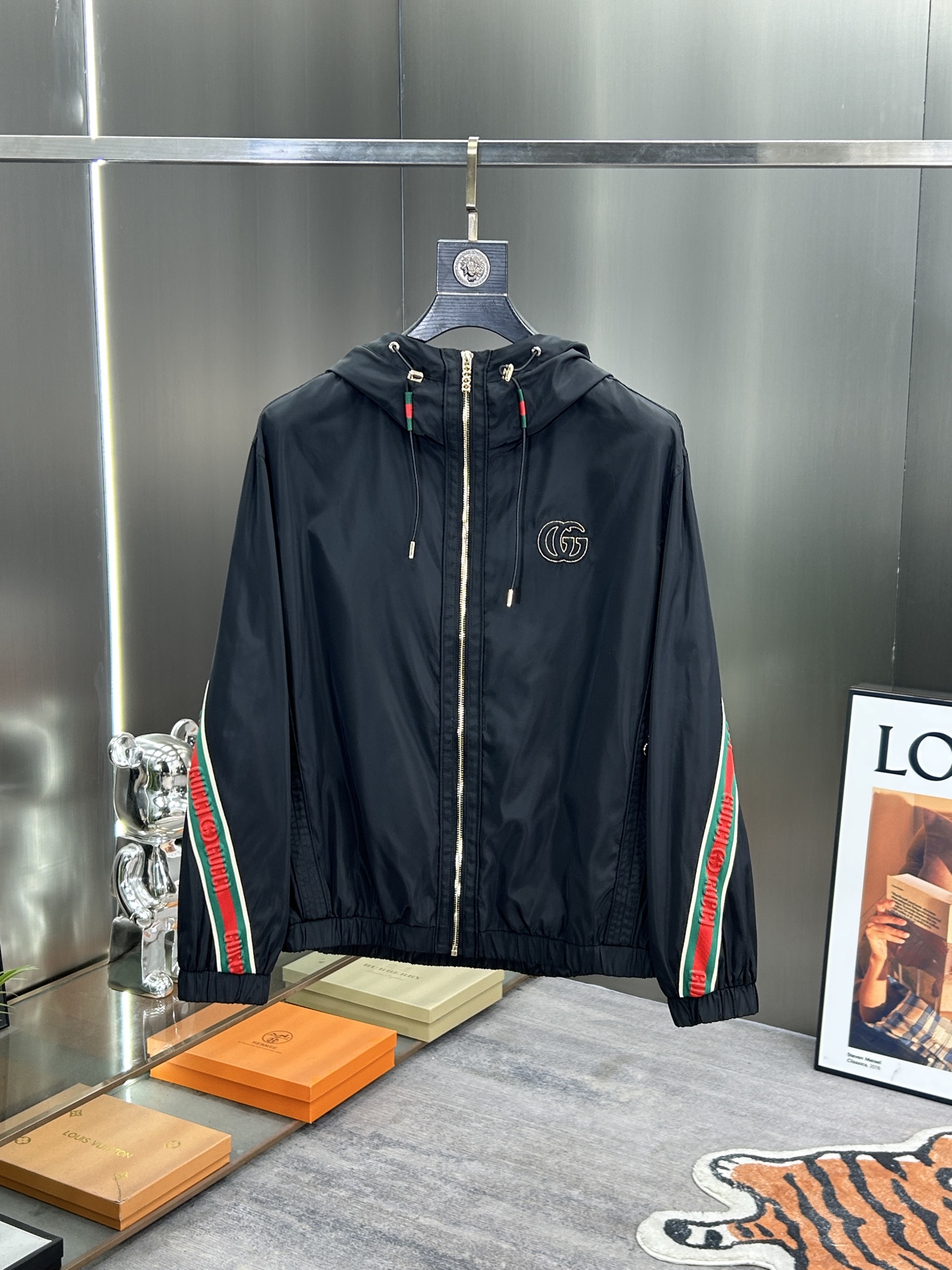 Gucci 復刻運動外套 男士黑色連帽夾克紅綠織帶設計