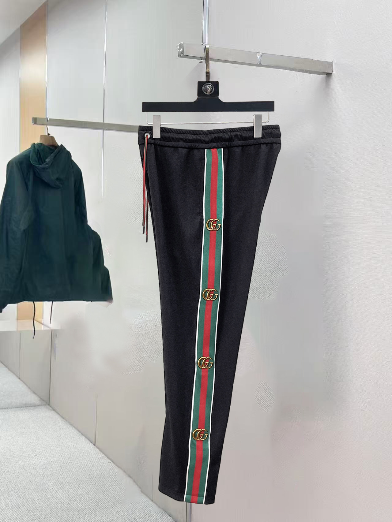 Gucci 一比一復刻運動長褲 男士黑色紅綠織帶休閒褲| 6 Gucci 一比一復刻運動長褲 男士黑色紅綠織帶休閒褲