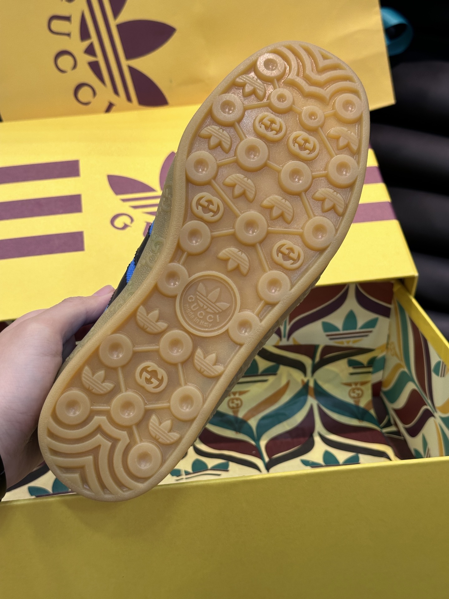 GUCCI一比一×adidas Gazelle聯名休閒鞋 藍色GG鞋面黑色三條紋板鞋| 10 GUCCI一比一×adidas Gazelle聯名休閒鞋 藍色GG鞋面黑色三條紋板鞋