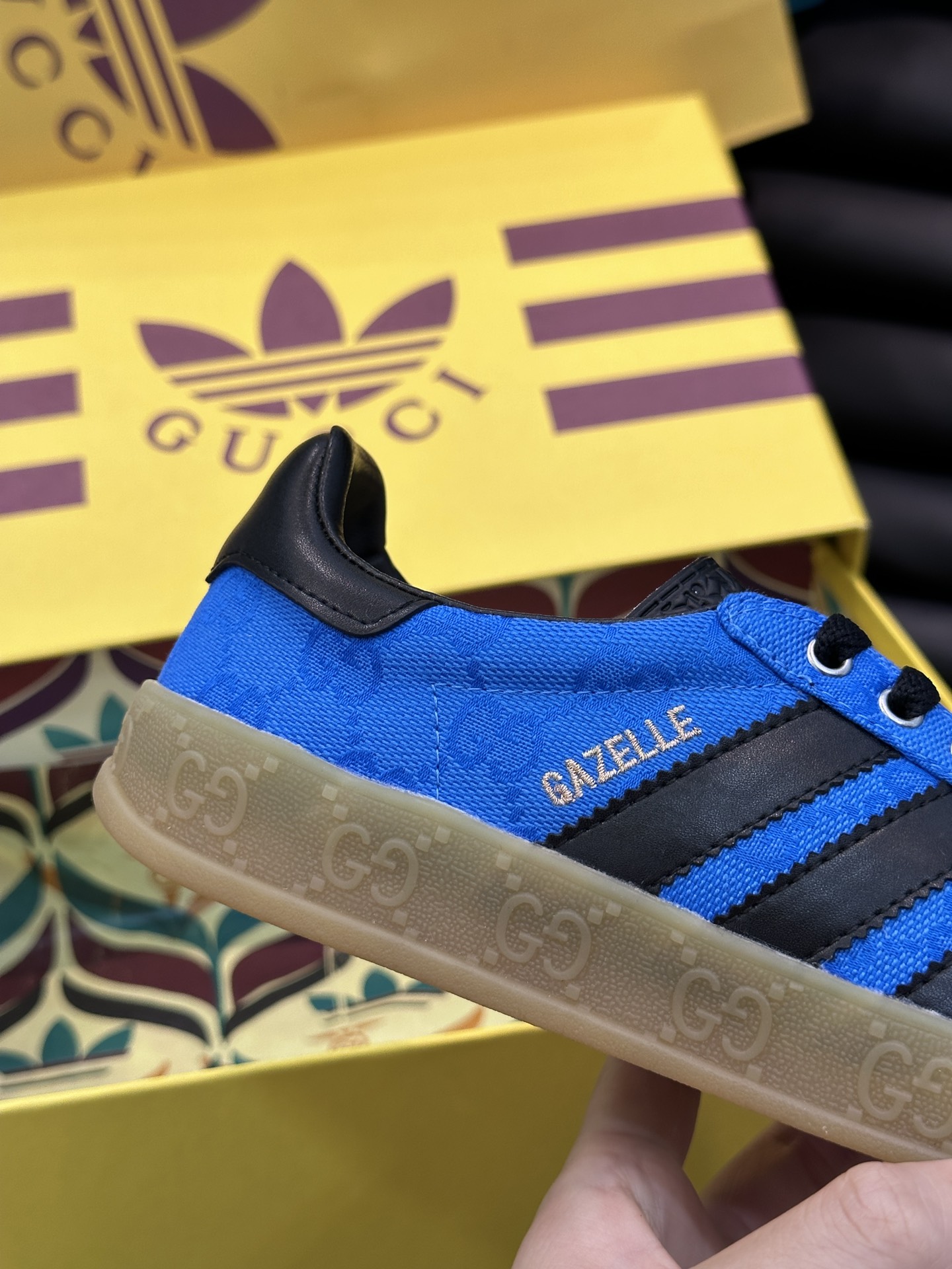 GUCCI一比一×adidas Gazelle聯名休閒鞋 藍色GG鞋面黑色三條紋板鞋| 8 GUCCI一比一×adidas Gazelle聯名休閒鞋 藍色GG鞋面黑色三條紋板鞋