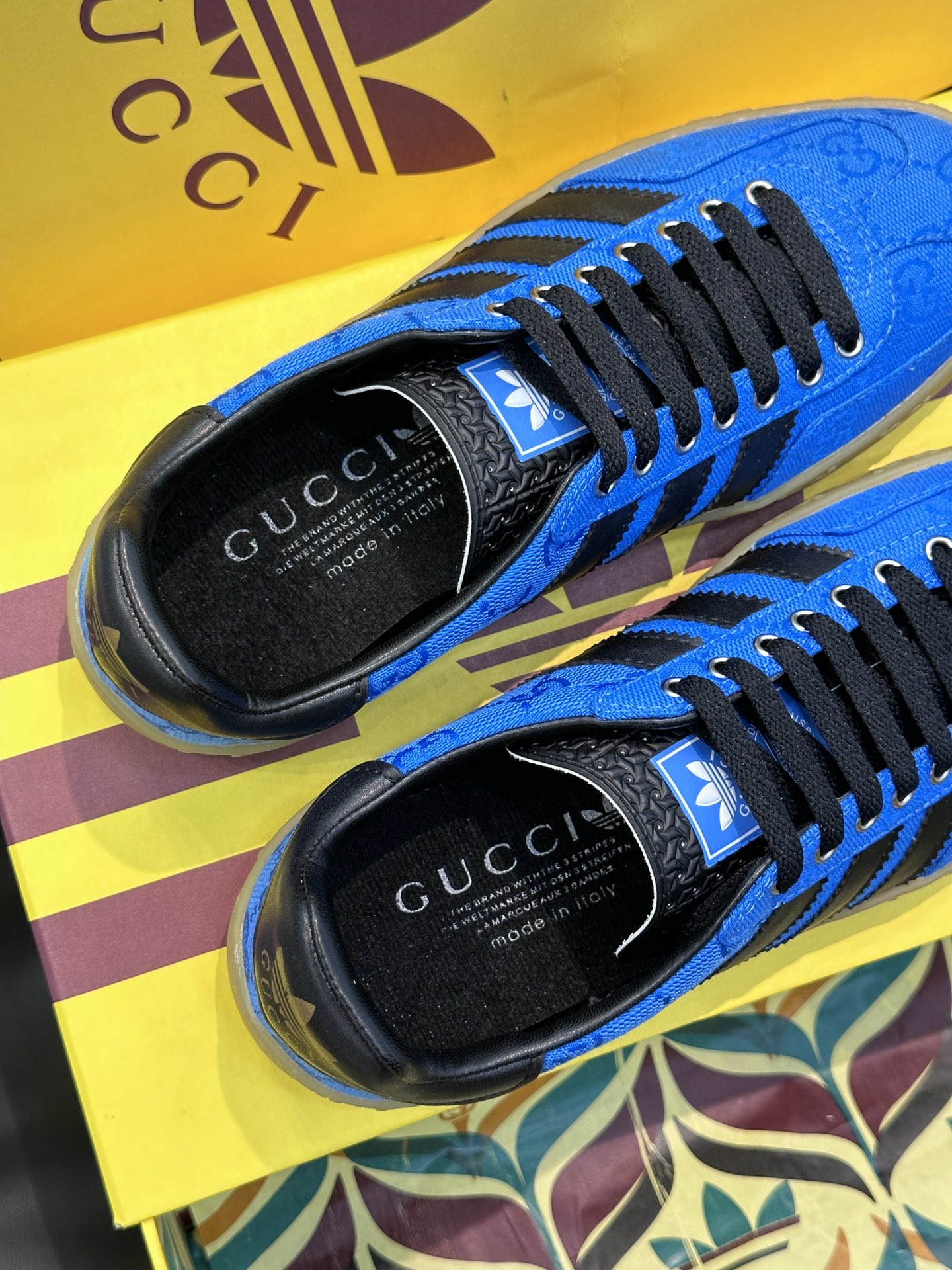 GUCCI一比一×adidas Gazelle聯名休閒鞋 藍色GG鞋面黑色三條紋板鞋| 7 GUCCI一比一×adidas Gazelle聯名休閒鞋 藍色GG鞋面黑色三條紋板鞋