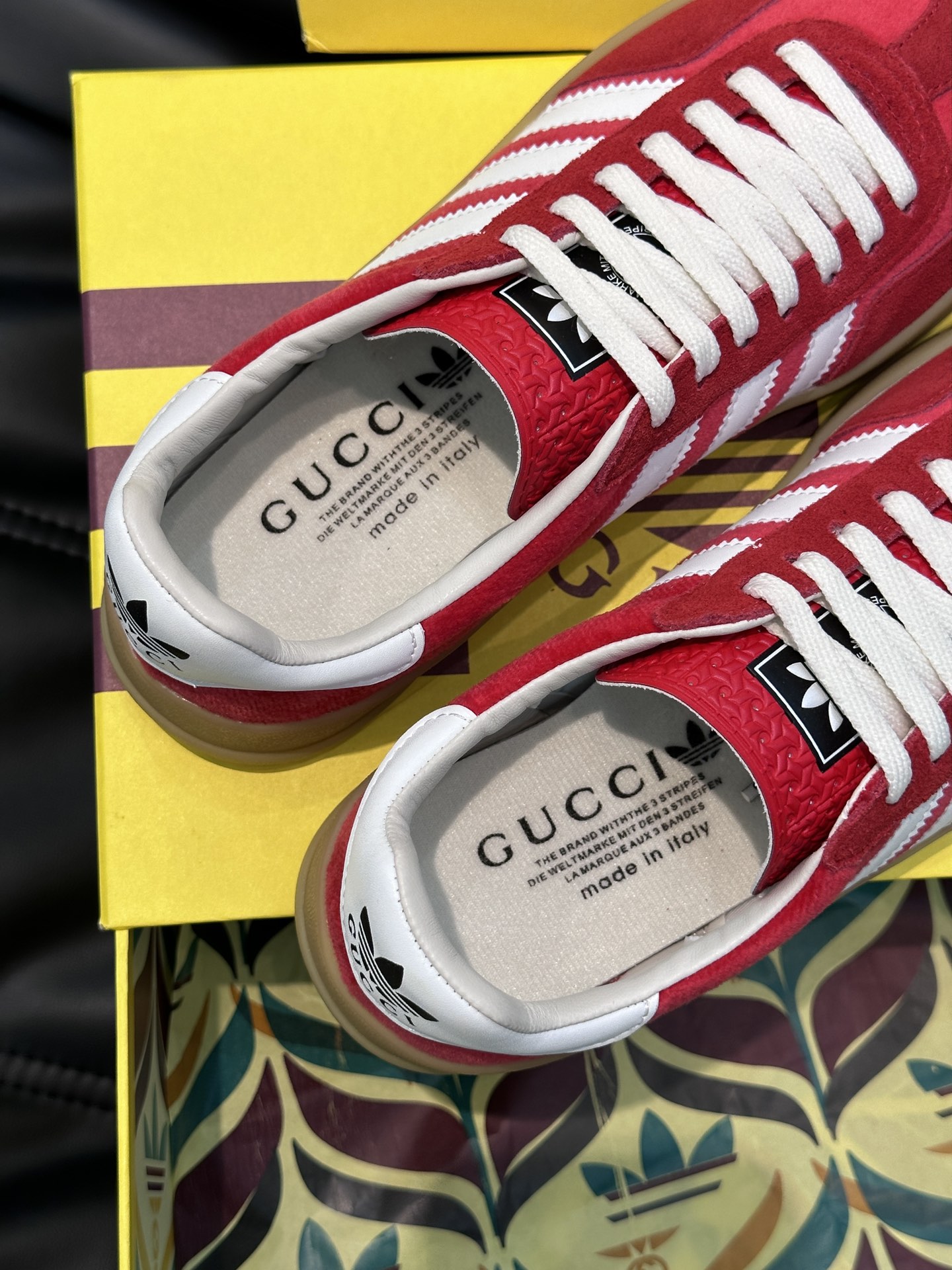 GUCCI一比一×adidas Gazelle聯名休閒鞋 紅色麂皮白三條紋復古板鞋| 7 GUCCI一比一×adidas Gazelle聯名休閒鞋 紅色麂皮白三條紋復古板鞋