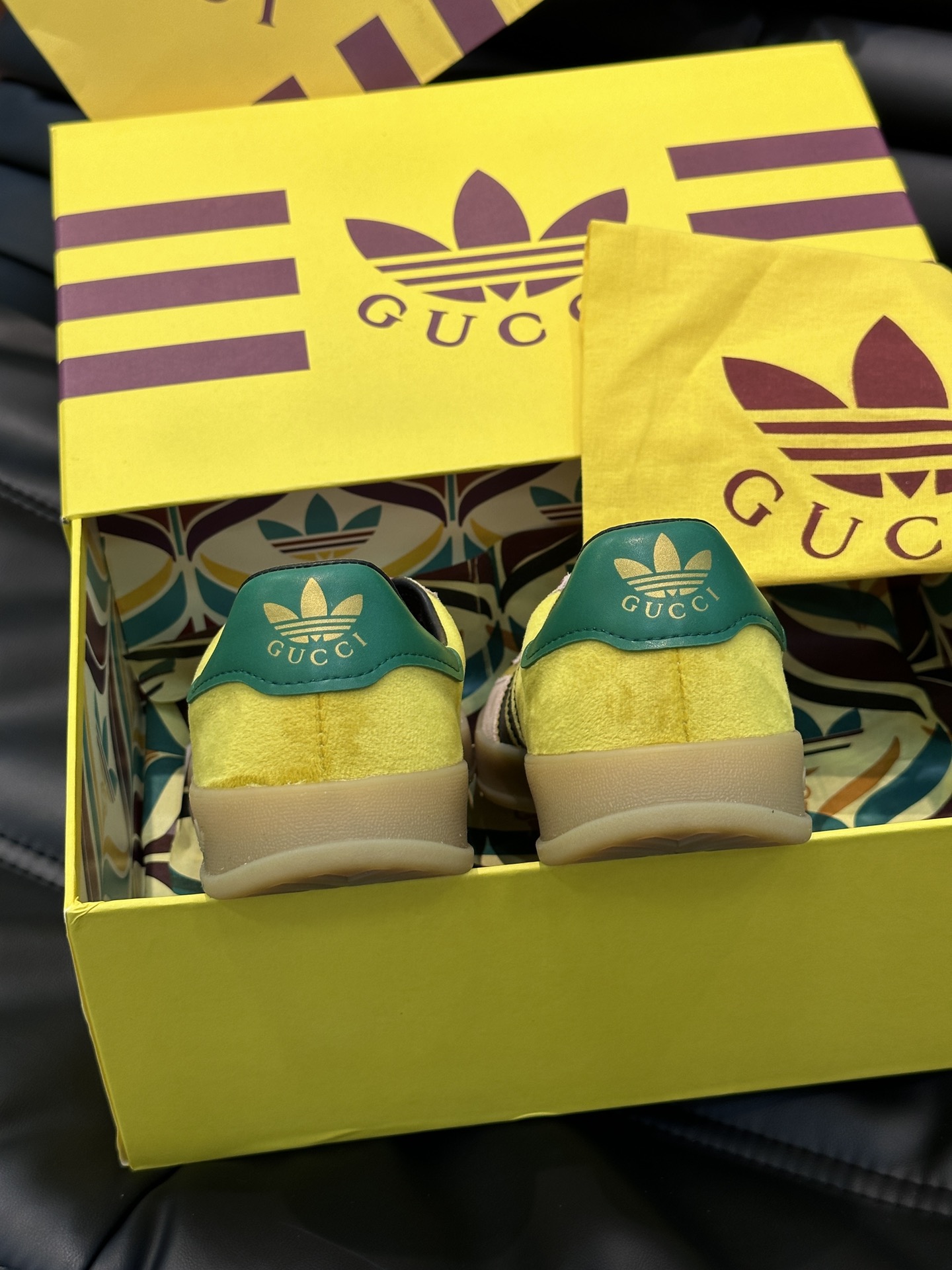 GUCCI高仿×adidas Gazelle聯名休閒鞋 黃色麂皮黑三條紋紫色鞋帶板鞋| 11 GUCCI高仿×adidas Gazelle聯名休閒鞋 黃色麂皮黑三條紋紫色鞋帶板鞋