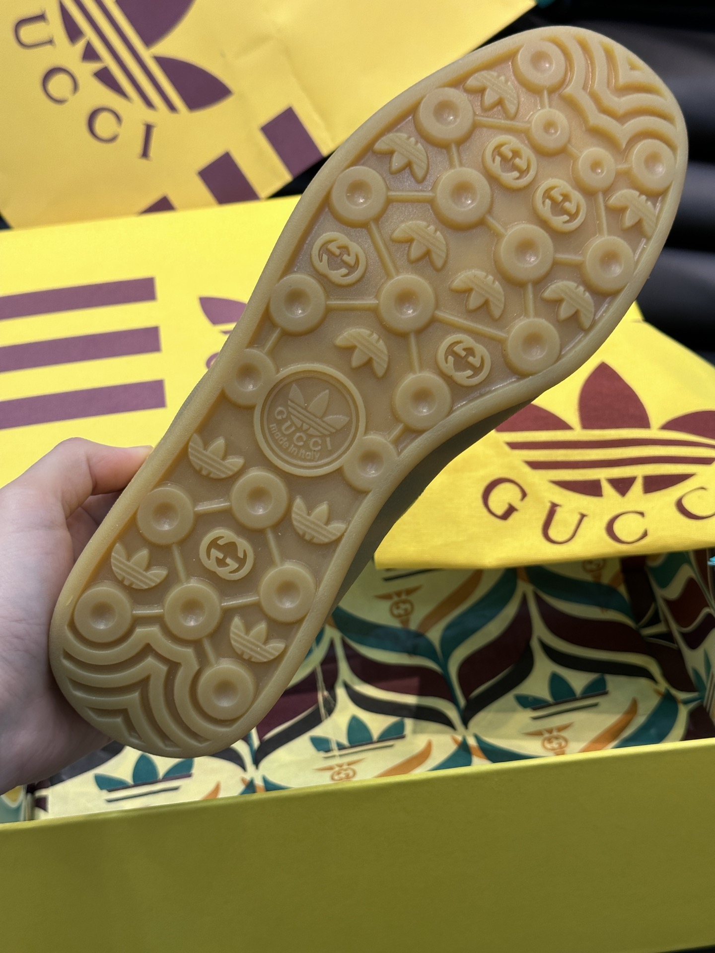 GUCCI高仿×adidas Gazelle聯名休閒鞋 黃色麂皮黑三條紋紫色鞋帶板鞋| 10 GUCCI高仿×adidas Gazelle聯名休閒鞋 黃色麂皮黑三條紋紫色鞋帶板鞋