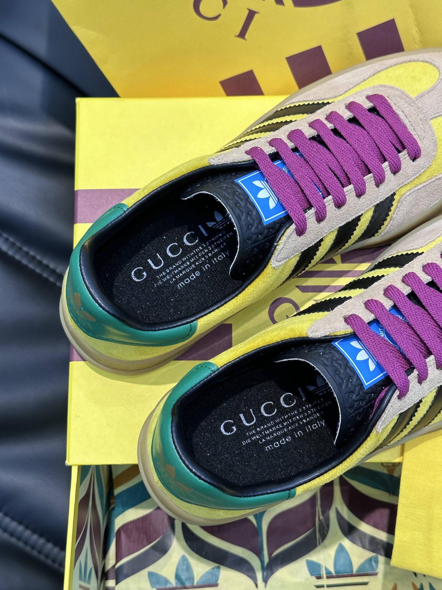 GUCCI高仿×adidas Gazelle聯名休閒鞋 黃色麂皮黑三條紋紫色鞋帶板鞋| 7 GUCCI高仿×adidas Gazelle聯名休閒鞋 黃色麂皮黑三條紋紫色鞋帶板鞋