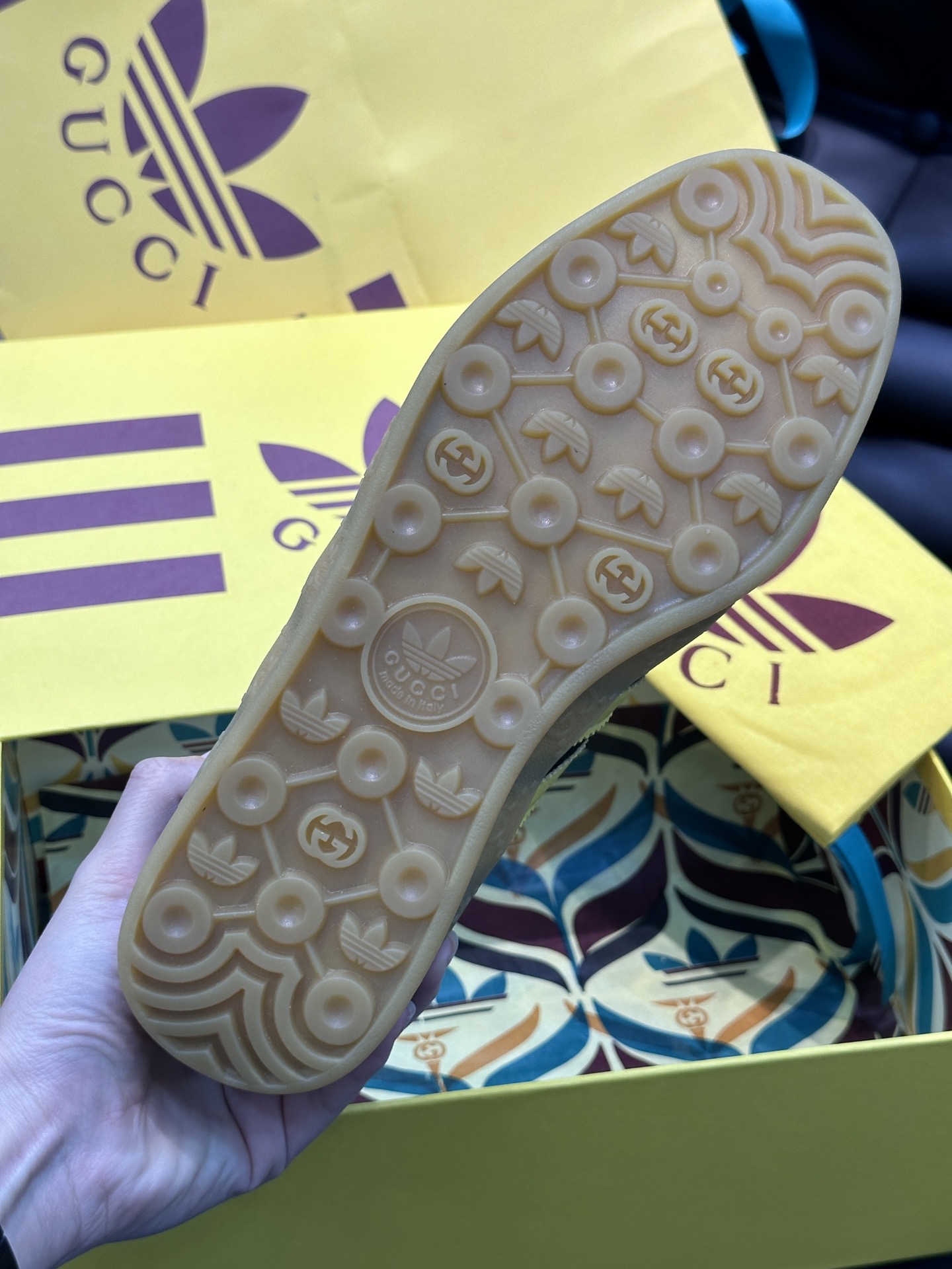 GUCCI復刻×adidas Gazelle聯名休閒鞋 黑色GG鞋面黃色三條紋復古板鞋| 8 GUCCI復刻×adidas Gazelle聯名休閒鞋 黑色GG鞋面黃色三條紋復古板鞋