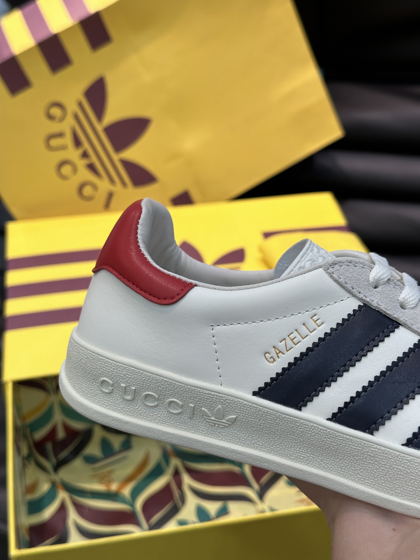 GUCCI復刻×adidas Gazelle聯名休閒鞋 白灰麂皮黑色三條紋復古板鞋| 10 GUCCI復刻×adidas Gazelle聯名休閒鞋 白灰麂皮黑色三條紋復古板鞋