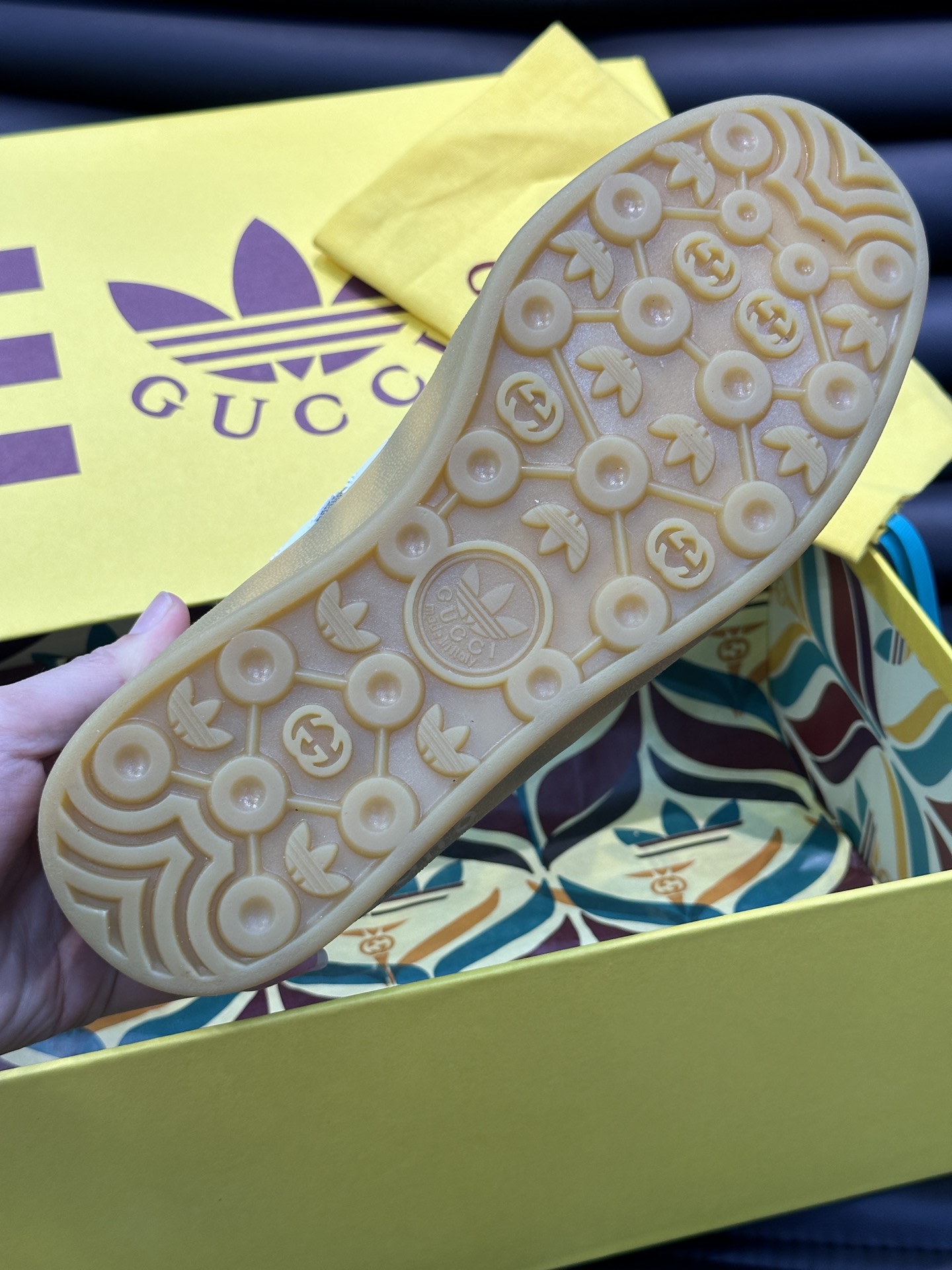 GUCCI原單×adidas Gazelle聯名休閒鞋 米色GG老花白三條紋復古板鞋| 10 GUCCI原單×adidas Gazelle聯名休閒鞋 米色GG老花白三條紋復古板鞋