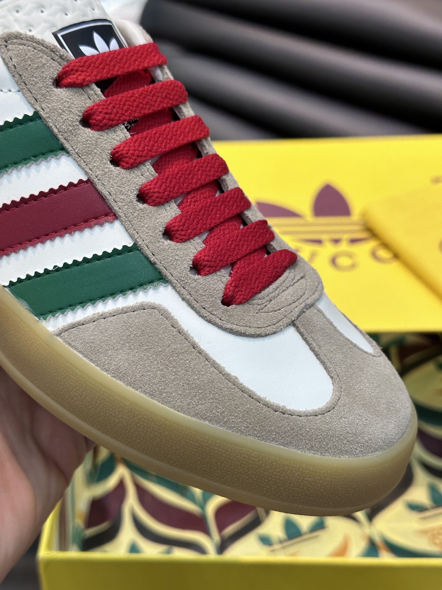 GUCCI一比一×adidas Gazelle聯名休閒鞋 米白麂皮紅綠三條紋復古板鞋| 10 GUCCI一比一×adidas Gazelle聯名休閒鞋 米白麂皮紅綠三條紋復古板鞋