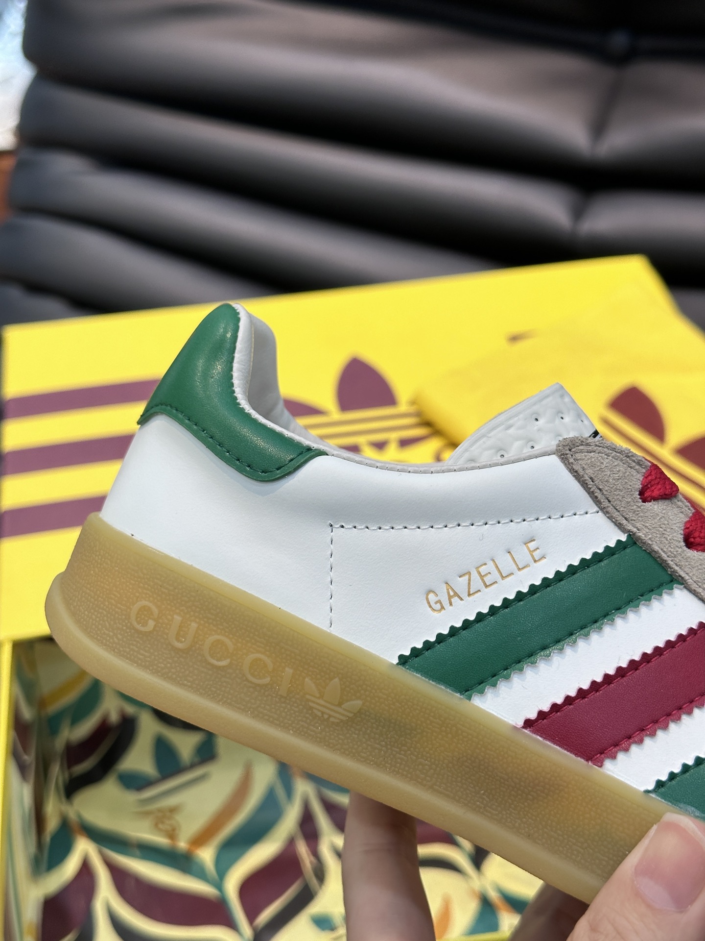 GUCCI一比一×adidas Gazelle聯名休閒鞋 米白麂皮紅綠三條紋復古板鞋| 9 GUCCI一比一×adidas Gazelle聯名休閒鞋 米白麂皮紅綠三條紋復古板鞋