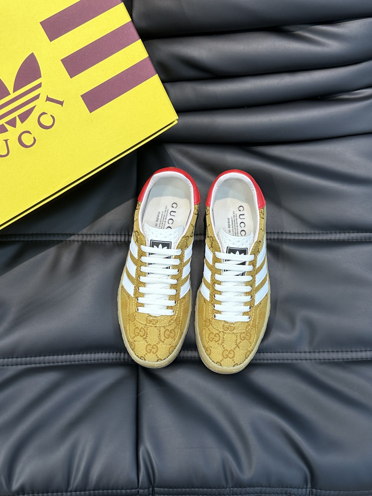 GUCCI高仿×adidas Gazelle聯名休閒鞋 金黃色GG老花白三條紋復古板鞋