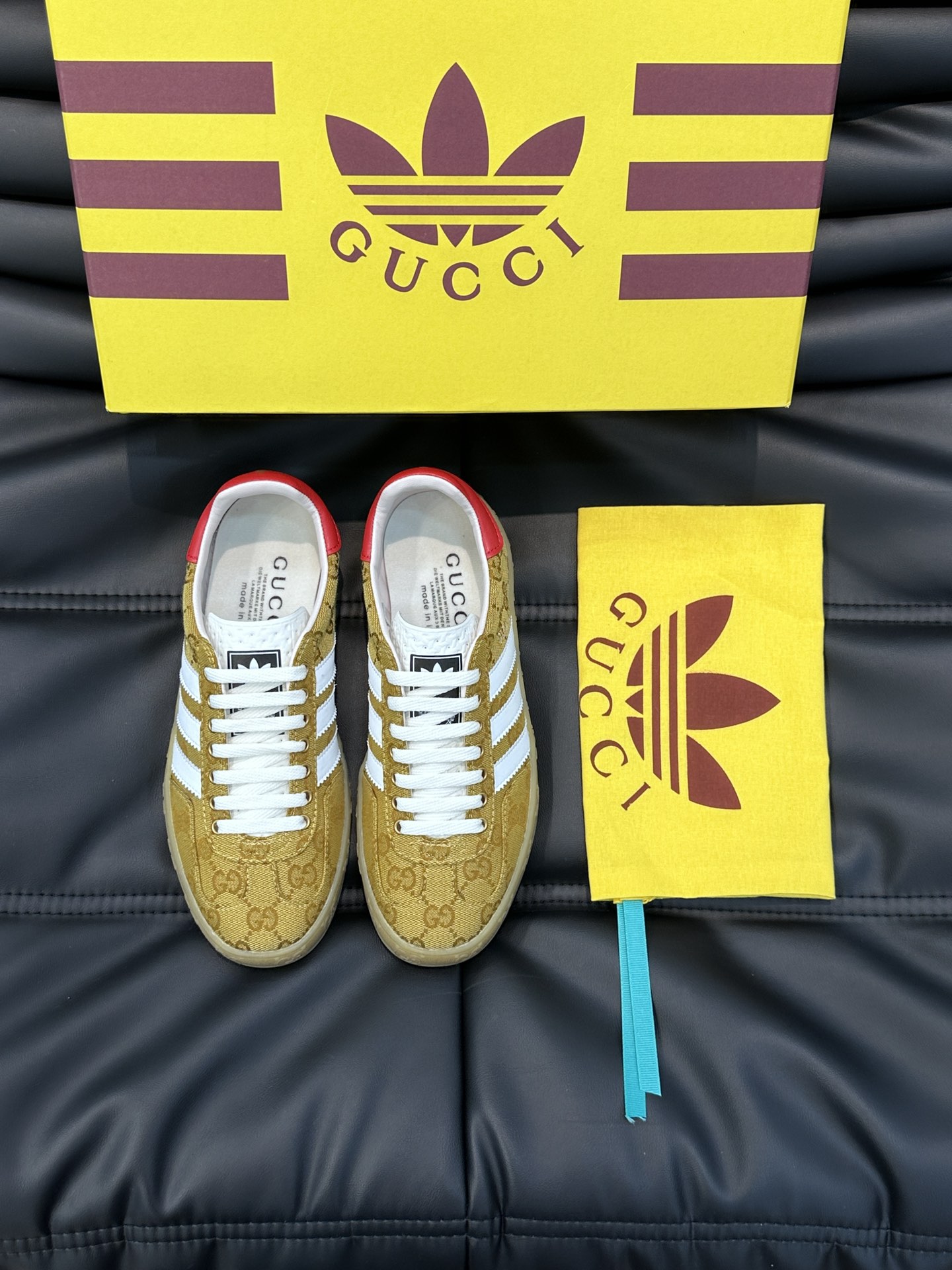 GUCCI高仿×adidas Gazelle聯名休閒鞋 金黃色GG老花白三條紋復古板鞋| 13 GUCCI高仿×adidas Gazelle聯名休閒鞋 金黃色GG老花白三條紋復古板鞋