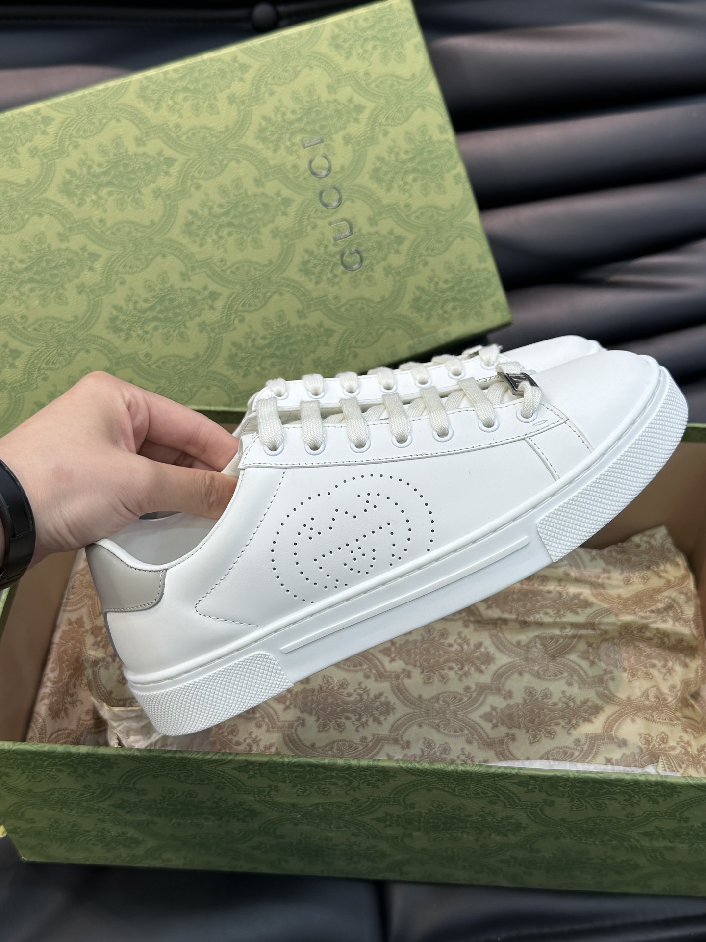 GUCCI原單Ace純白休閒鞋 簡約白色皮革低筒板鞋百搭男女款| 10 GUCCI原單Ace純白休閒鞋 簡約白色皮革低筒板鞋百搭男女款