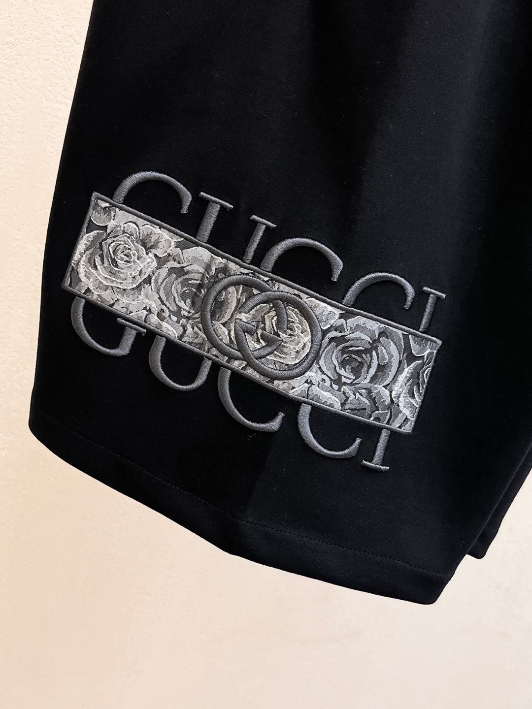GUCCI 高仿黑色印花短褲男士純棉寬鬆休閒運動褲| 8 GUCCI 高仿黑色印花短褲男士純棉寬鬆休閒運動褲