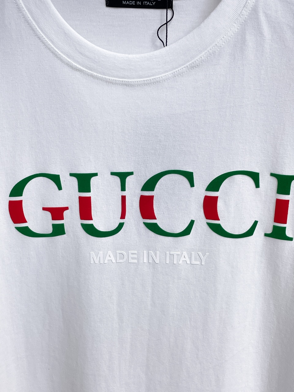 GUCCI 復刻綠紅條字母印花短袖T恤男士經典百搭款| 10 GUCCI 復刻綠紅條字母印花短袖T恤男士經典百搭款