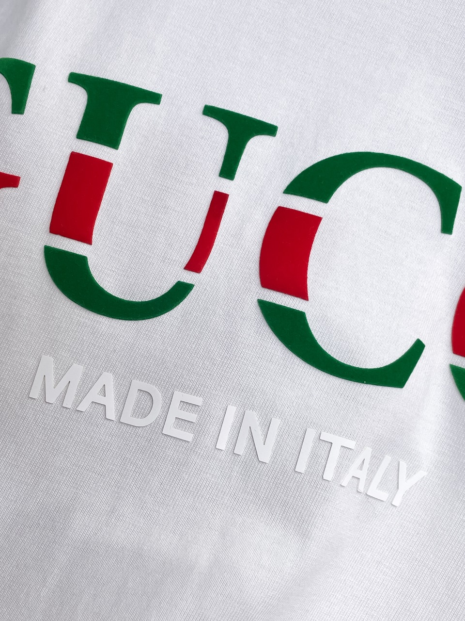 GUCCI 復刻綠紅條字母印花短袖T恤男士經典百搭款| 9 GUCCI 復刻綠紅條字母印花短袖T恤男士經典百搭款