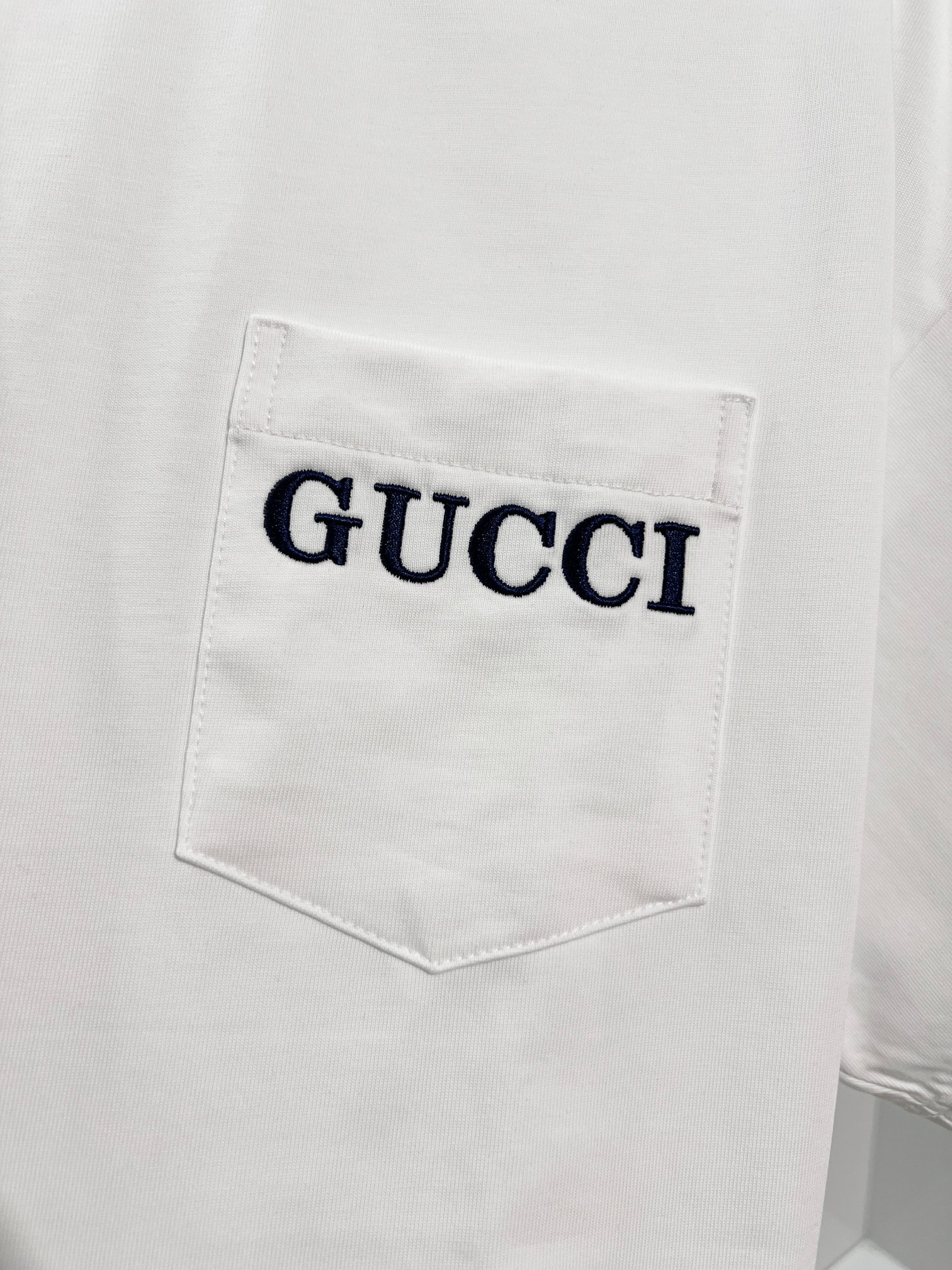 GUCCI 復刻口袋LOGO短袖T恤男士白色純棉百搭款| 8 GUCCI 復刻口袋LOGO短袖T恤男士白色純棉百搭款