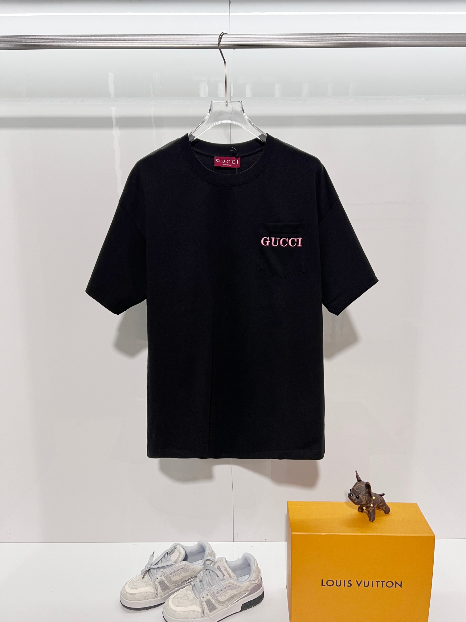 GUCCI 高仿口袋刺繡短袖T恤男士黑色純棉圓領休閒上衣| 3 GUCCI 高仿口袋刺繡短袖T恤男士黑色純棉圓領休閒上衣