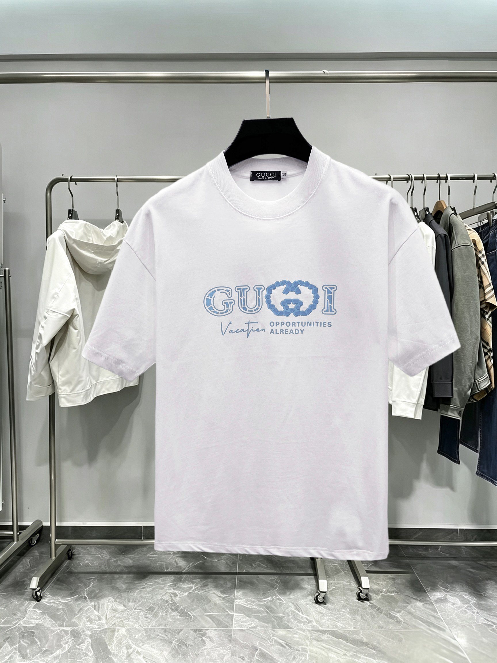 GUCCI 復刻字母印花短袖T恤 男士白色圓領休閒百搭上衣| 3 GUCCI 復刻字母印花短袖T恤 男士白色圓領休閒百搭上衣