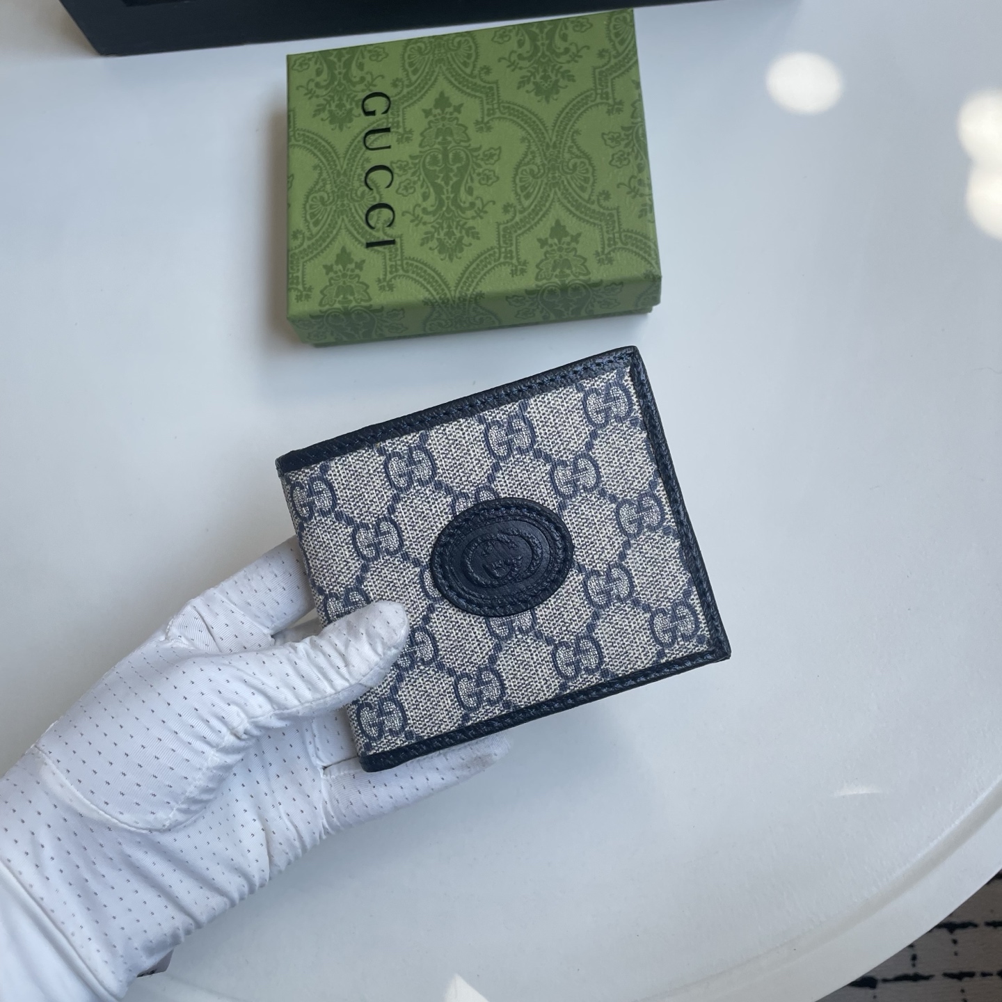 Gucci A貨 GG Supreme Interlocking G徽章男士短夾 黑灰色