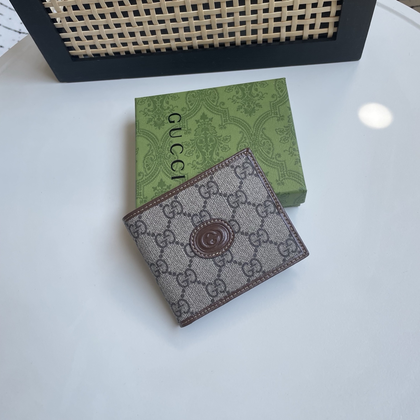 Gucci 高仿 GG Supreme Interlocking G徽章男士短夾 棕色| 3 Gucci 高仿 GG Supreme Interlocking G徽章男士短夾 棕色