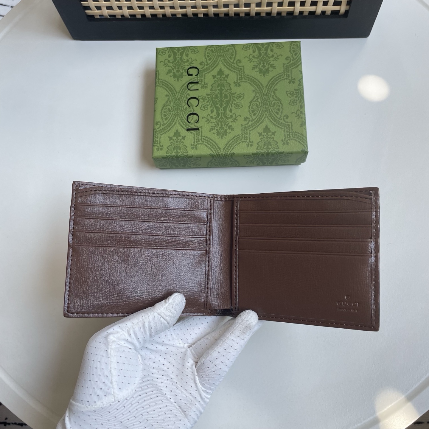 Gucci 高仿 GG Supreme Interlocking G徽章男士短夾 棕色| 10 Gucci 高仿 GG Supreme Interlocking G徽章男士短夾 棕色