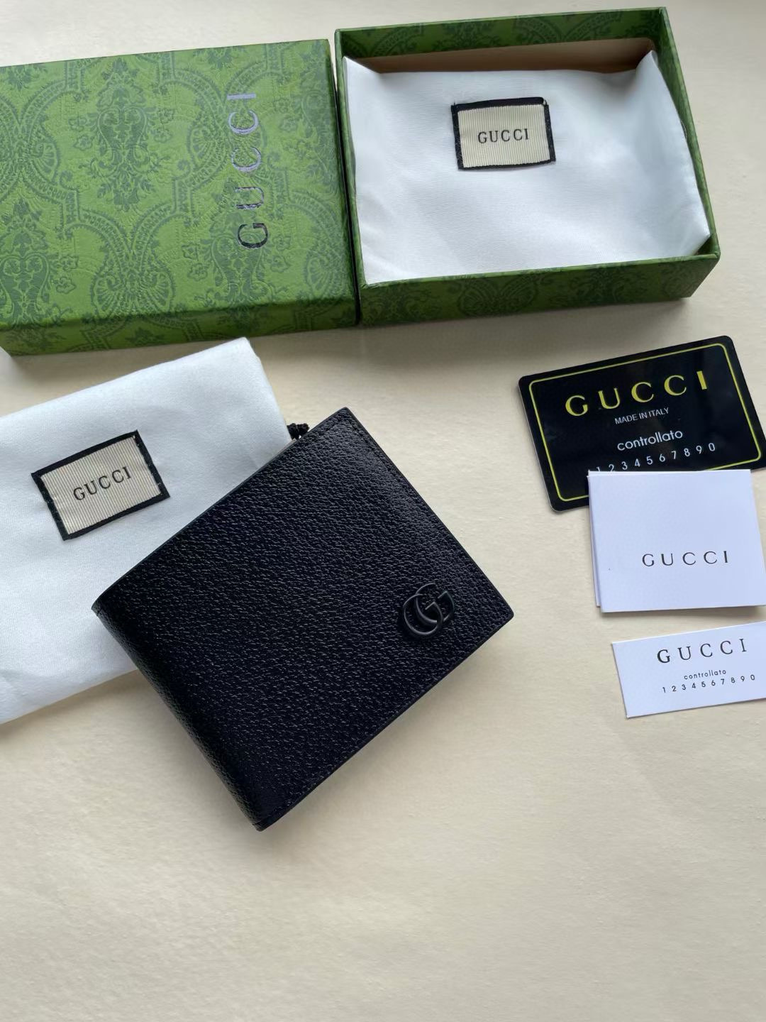 Gucci A貨 雙G標誌荔枝紋皮革男士短夾 全黑色