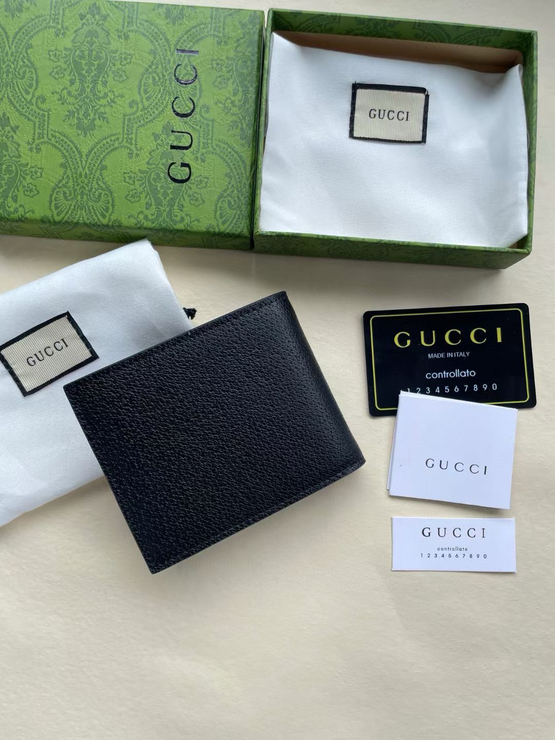 Gucci A貨 雙G標誌荔枝紋皮革男士短夾 全黑色| 13 Gucci A貨 雙G標誌荔枝紋皮革男士短夾 全黑色