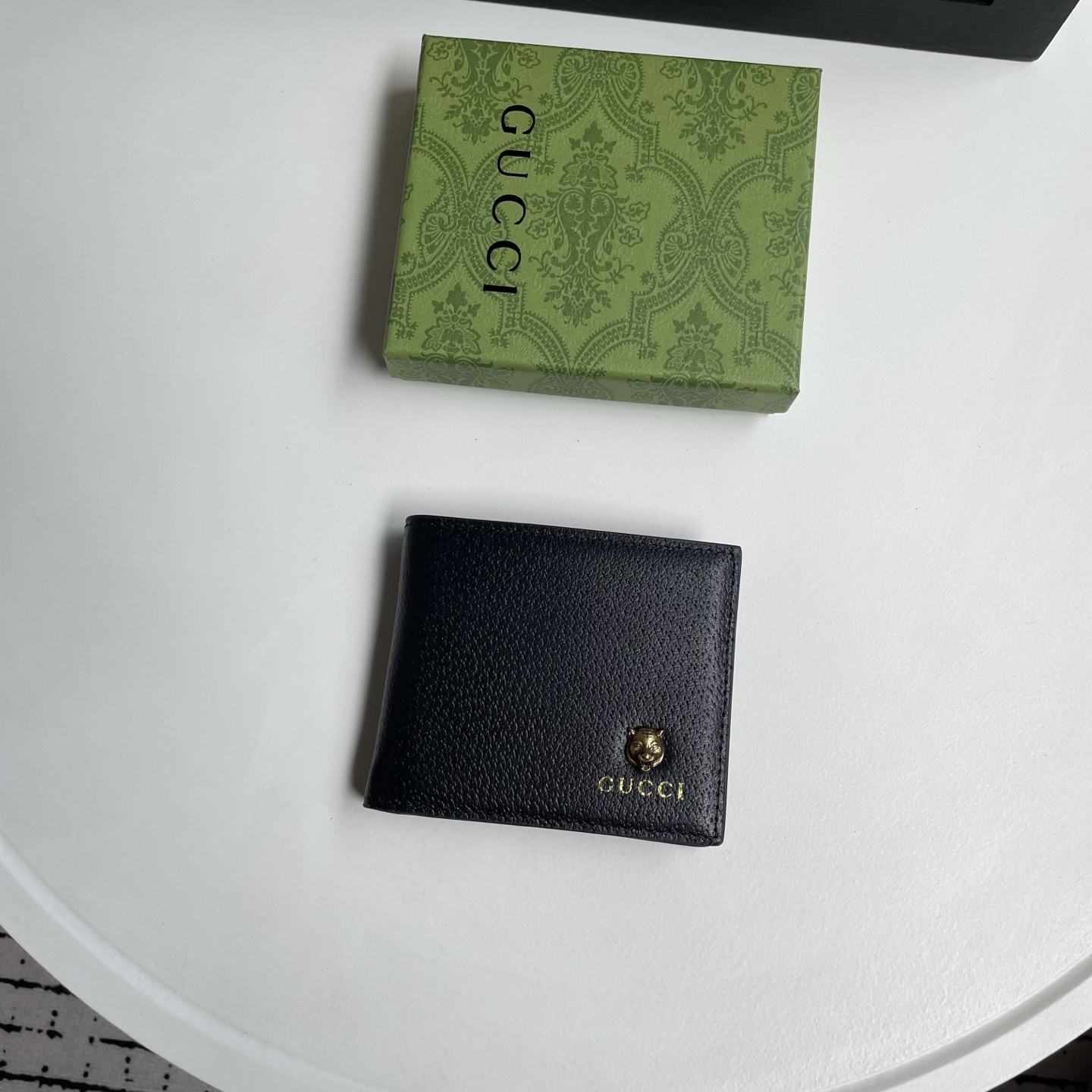 Gucci 一比一 貓頭金屬標誌荔枝紋男士短夾 黑色| 6 Gucci 一比一 貓頭金屬標誌荔枝紋男士短夾 黑色