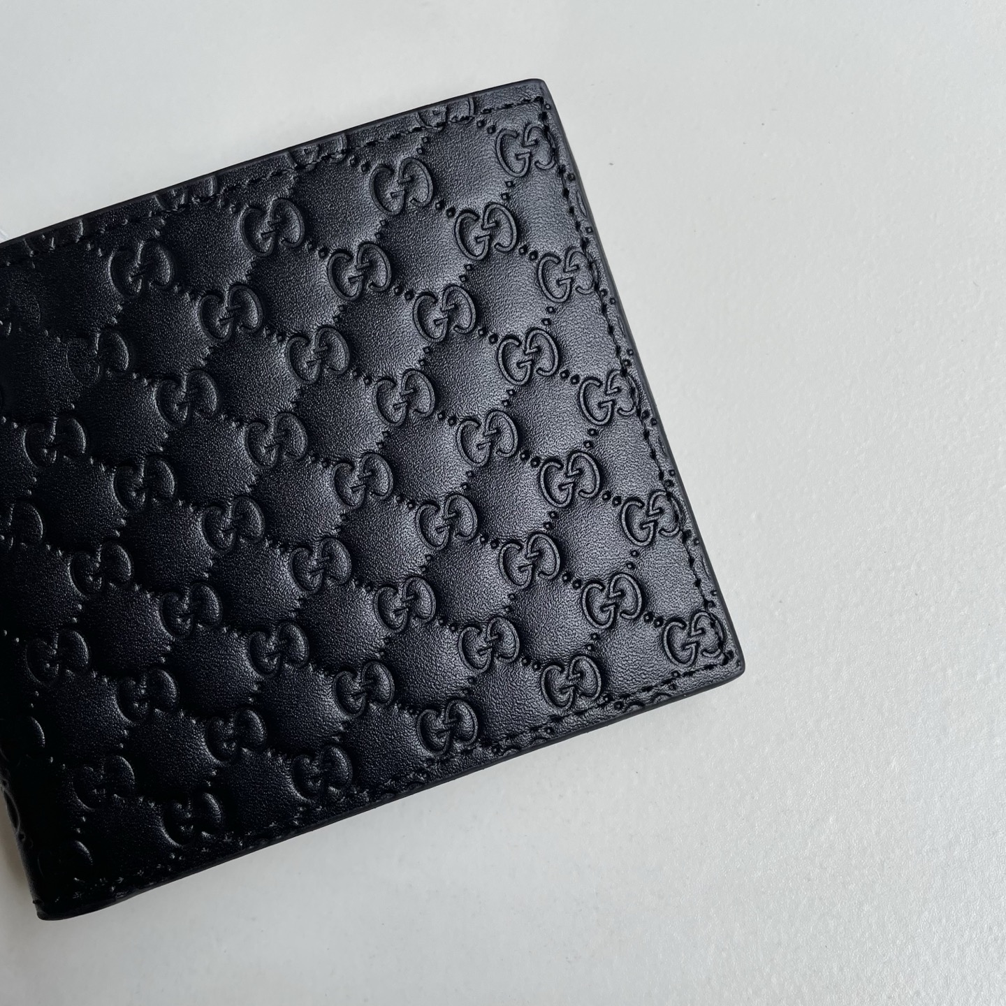 Gucci 原單 Micro GG壓紋皮革男士短夾 全黑色| 10 Gucci 原單 Micro GG壓紋皮革男士短夾 全黑色