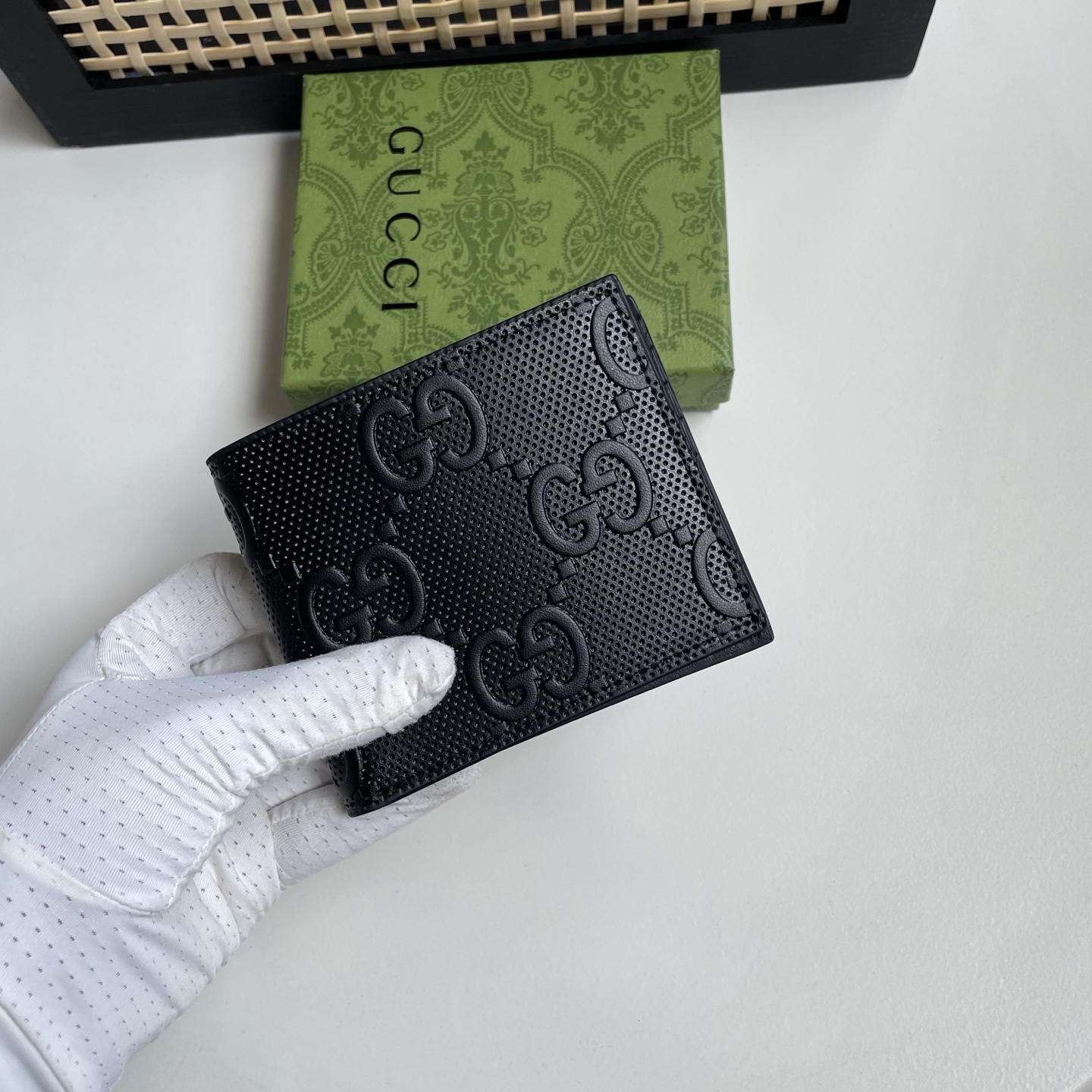 Gucci 原單古馳男士短夾 黑色大號 GG 壓紋皮革對折錢包| 6 Gucci 原單古馳男士短夾 黑色大號 GG 壓紋皮革對折錢包