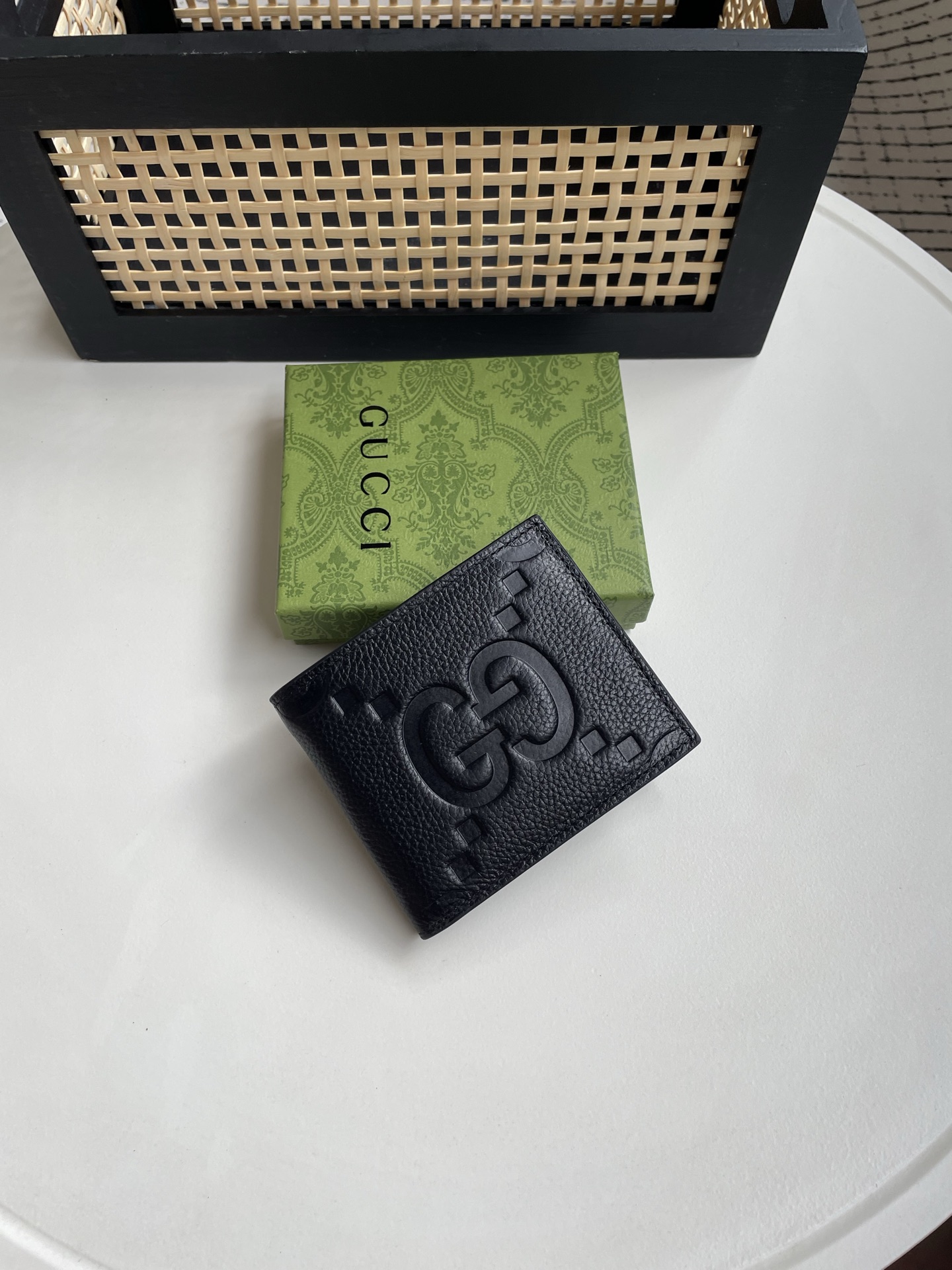 Gucci 一比一 古馳男士短夾 黑色粒面皮革大 GG 圖案對折錢包
