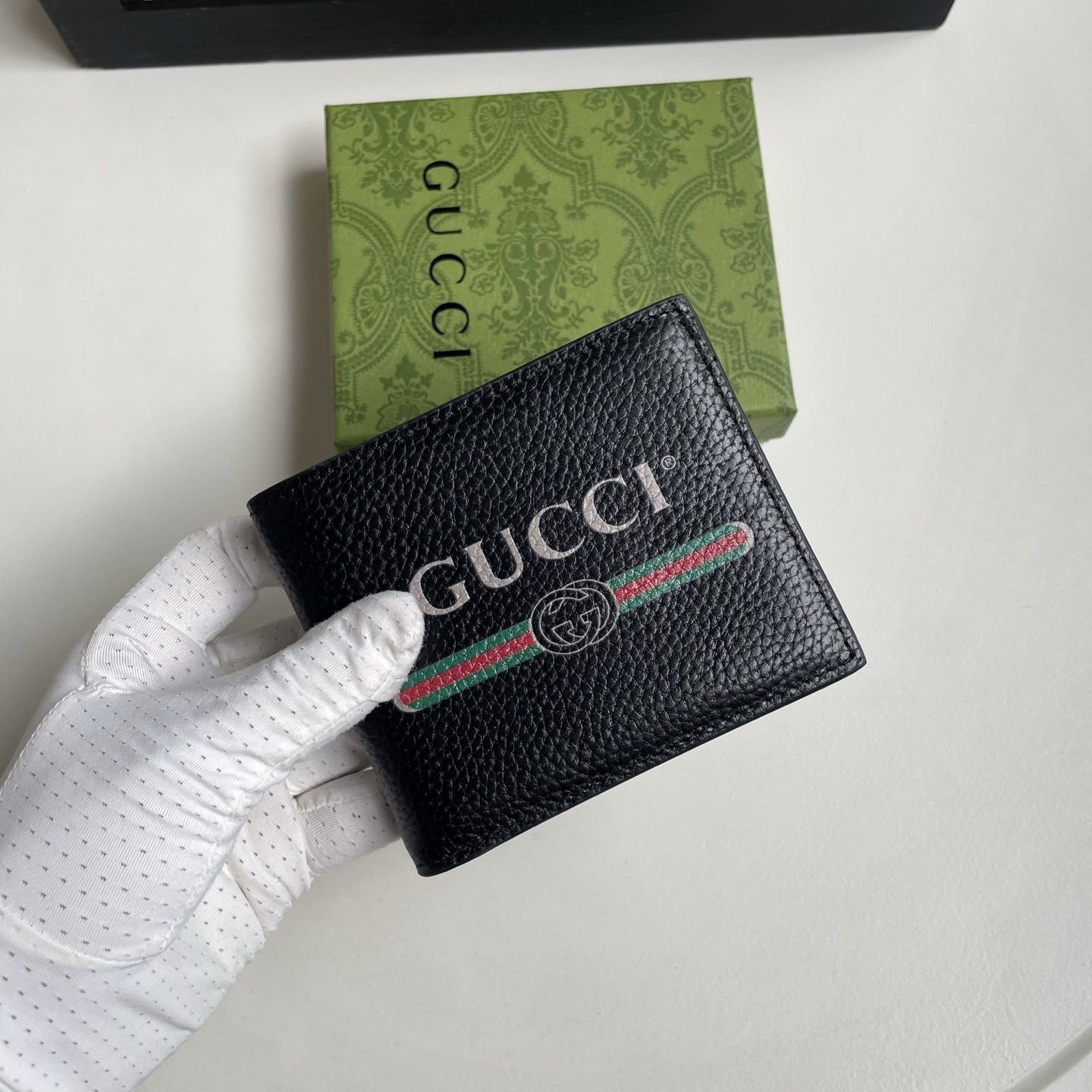 Gucci 原單 古馳男士錢包 黑色粒面皮革 GUCCI Logo 印花短夾