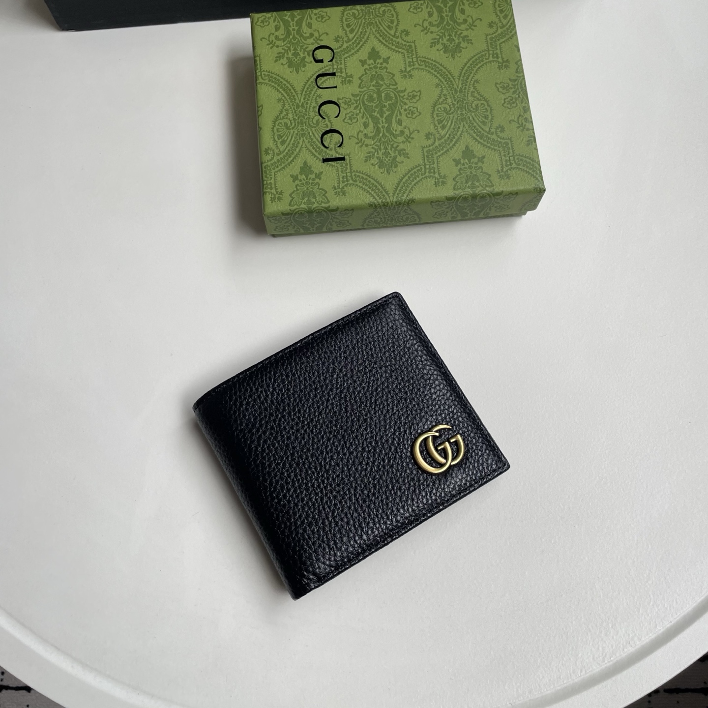 Gucci 一比一 古馳男士錢包 黑色粒面皮革金色雙G標誌對折短夾