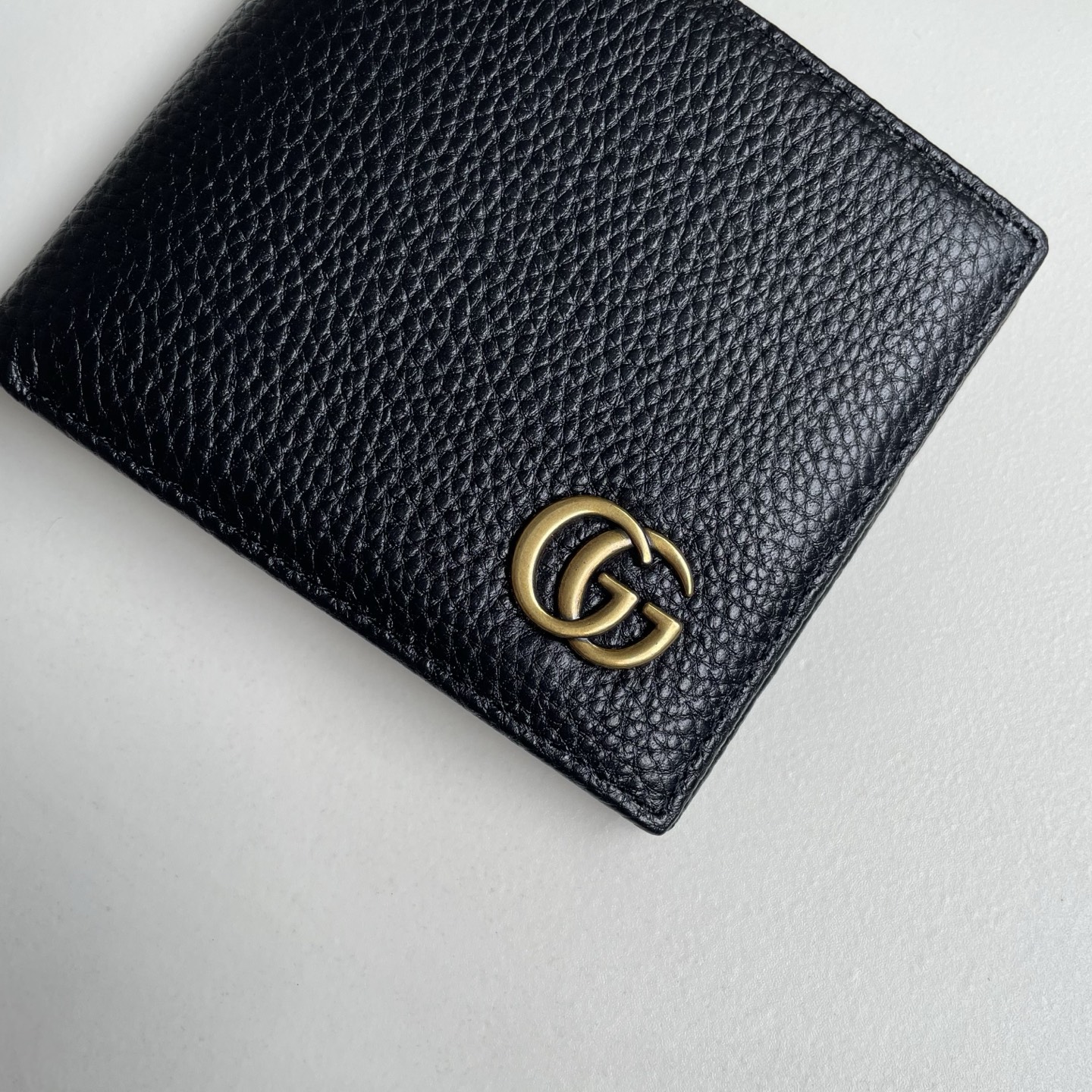 Gucci 一比一 古馳男士錢包 黑色粒面皮革金色雙G標誌對折短夾| 10 Gucci 一比一 古馳男士錢包 黑色粒面皮革金色雙G標誌對折短夾