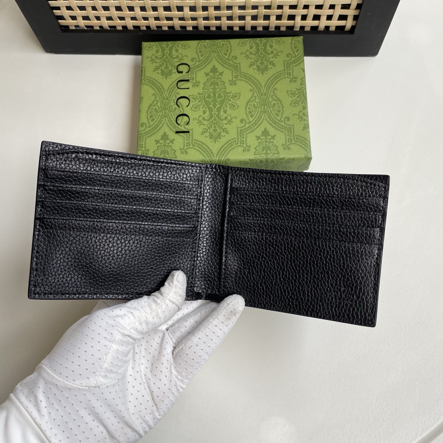 Gucci 高仿 古馳男士錢包 黑色粒面皮革滿版 GG 壓紋對折短夾
