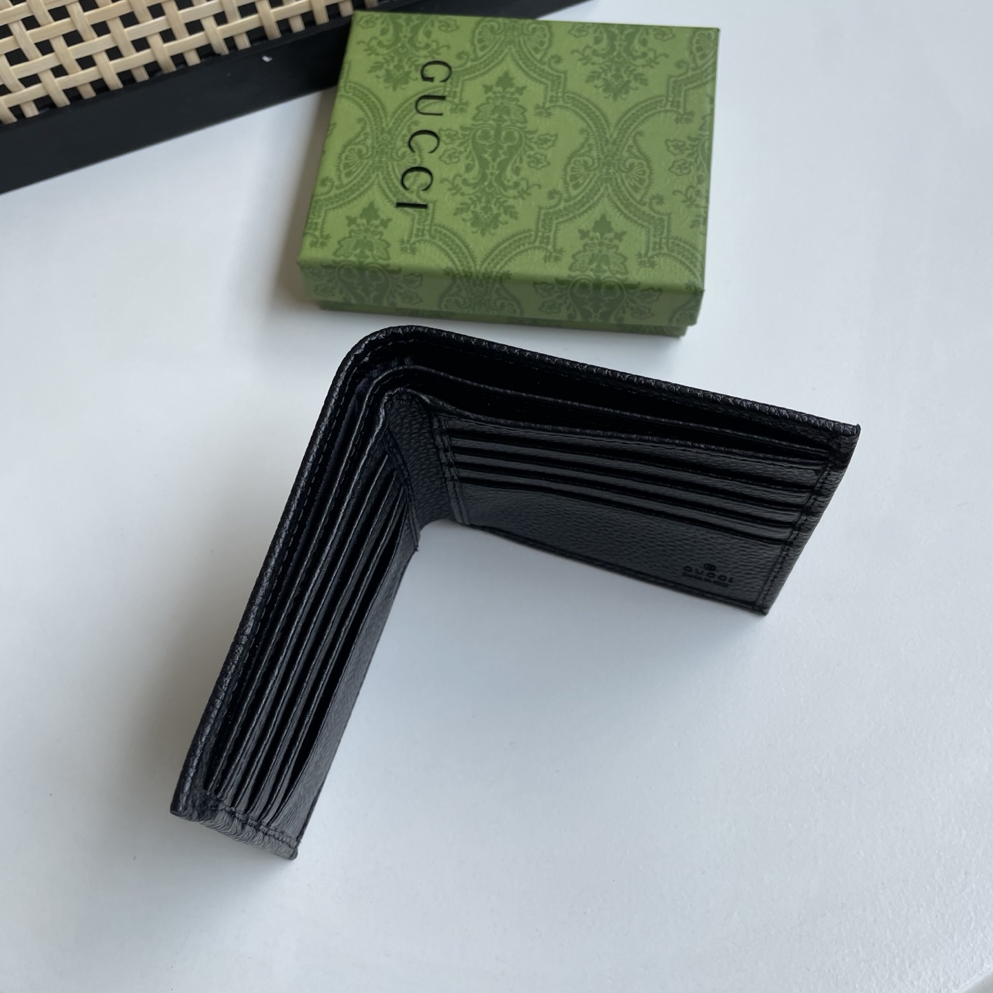 Gucci A貨 古馳男士短夾 黑色粒面皮革同色 GUCCI 字母對折錢包| 6 Gucci A貨 古馳男士短夾 黑色粒面皮革同色 GUCCI 字母對折錢包